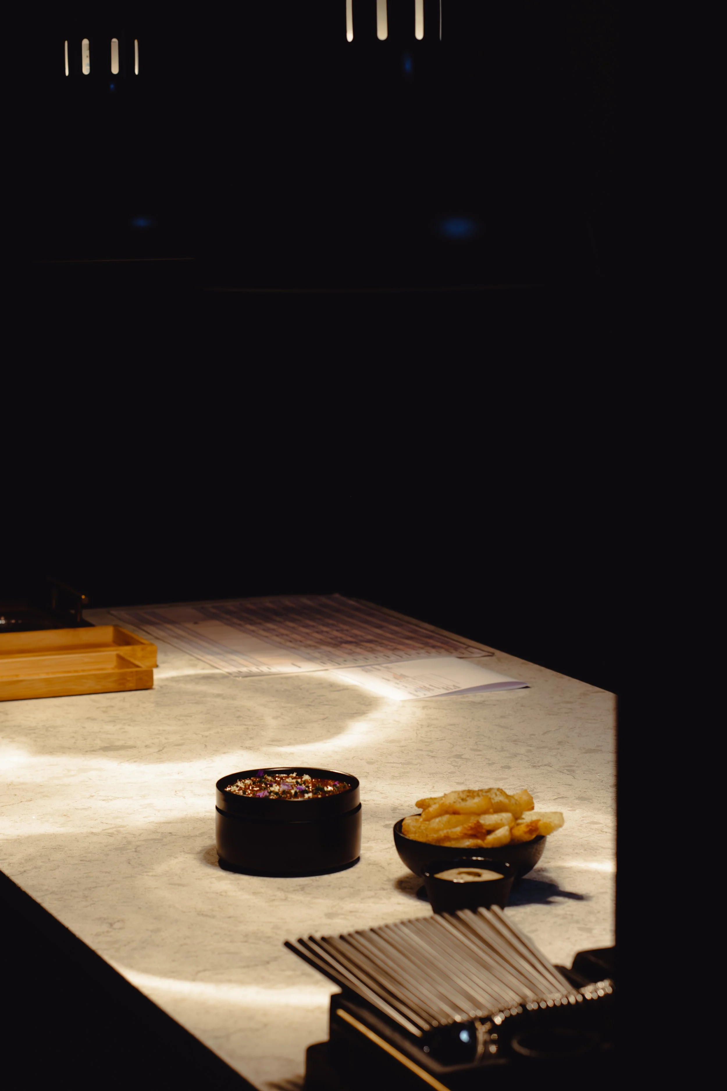 mertia-caviar-service-bar-counter-detail.jpg