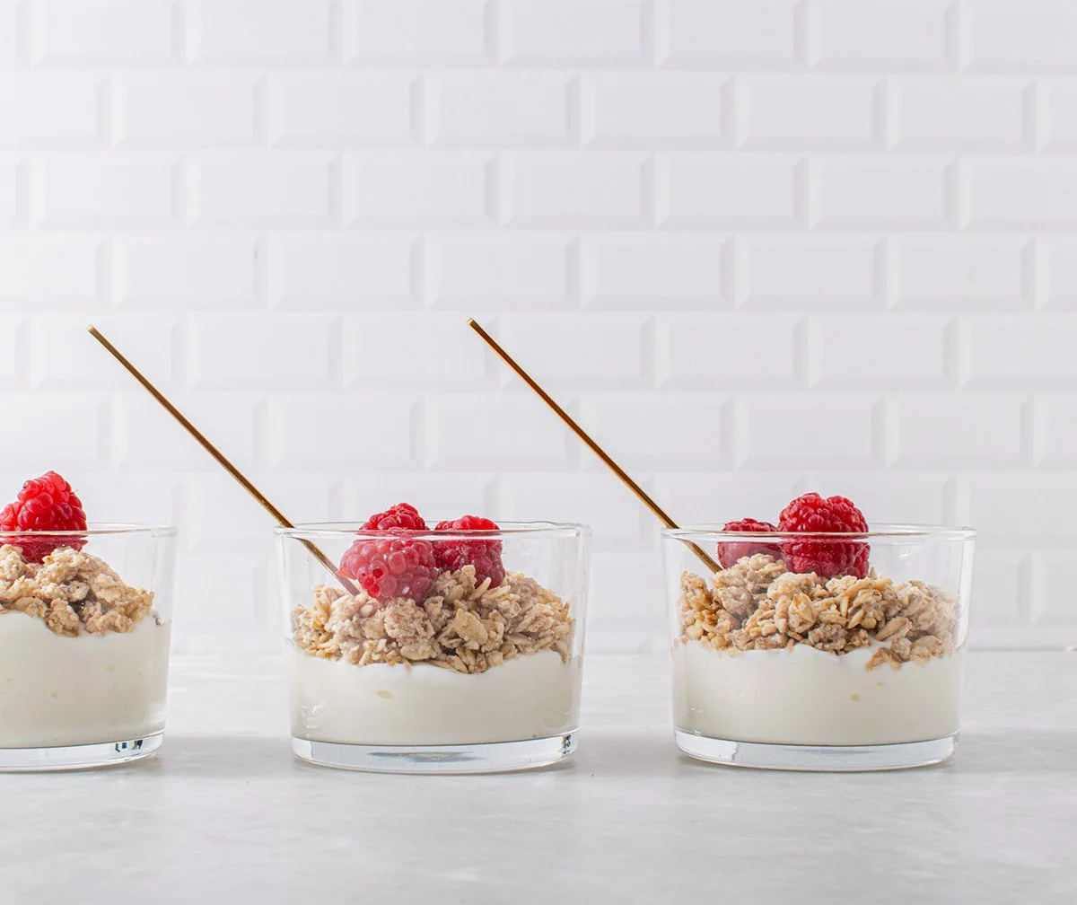 yoghurt-granola-raspberry-pots.jpg
