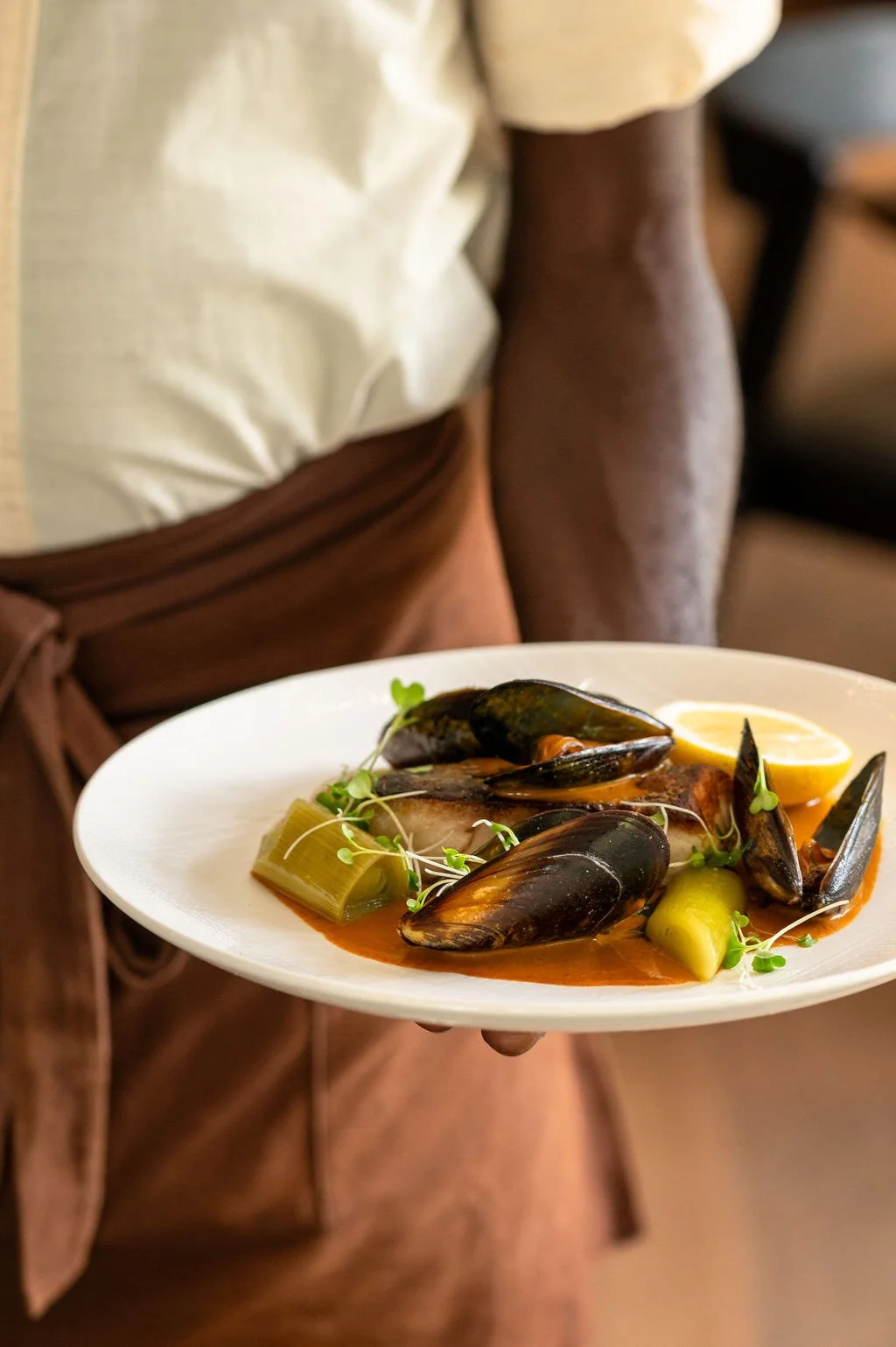 wilde-vy-mussels-fish-plated-service.jpg