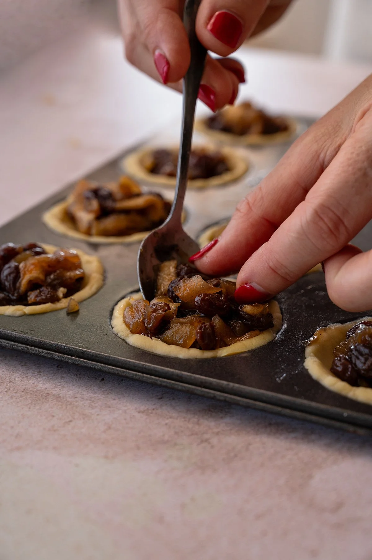 filling-mince-pies-muffin-tin.jpg