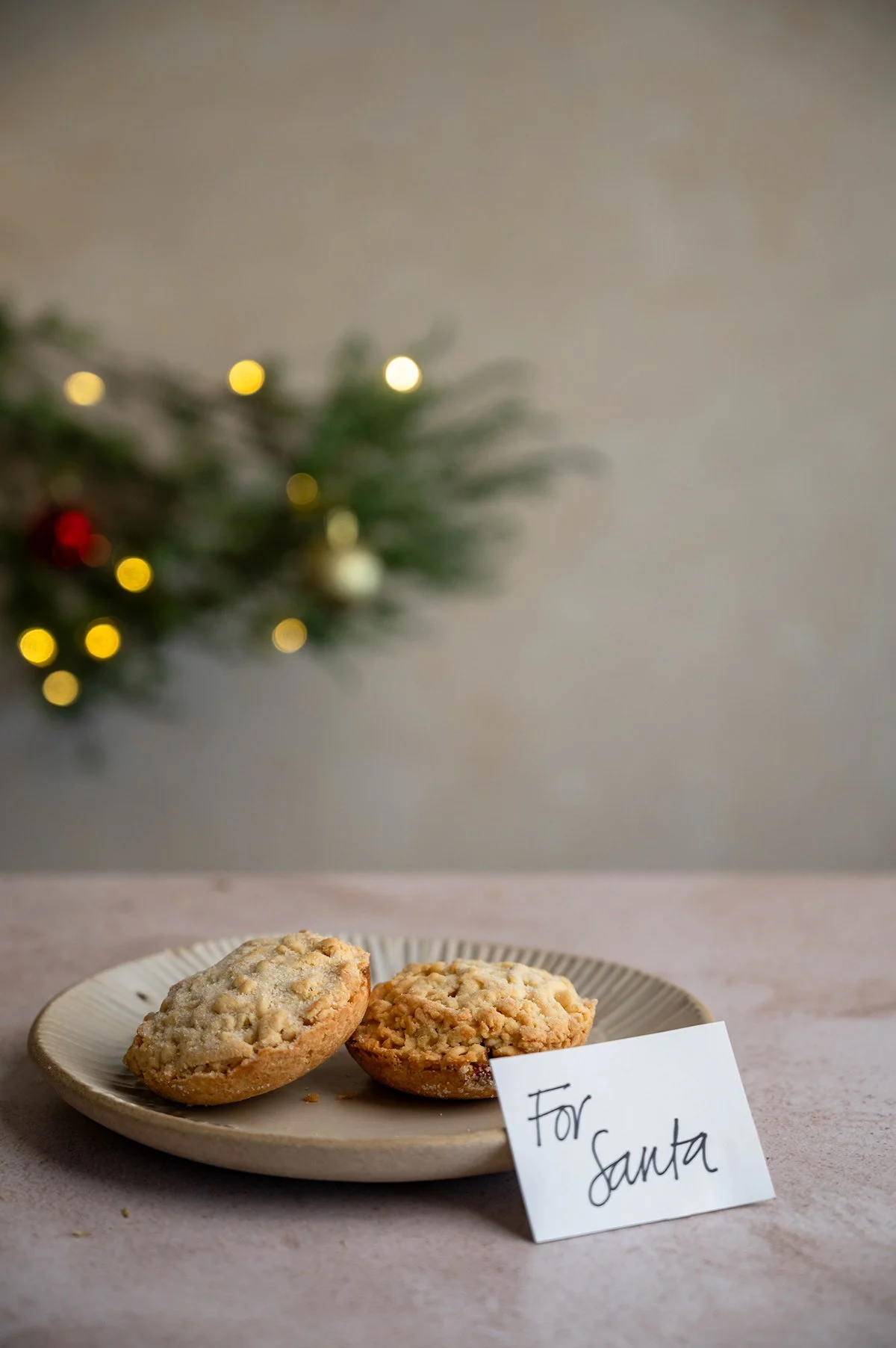 mince-pies-for-santa-christmas-plate.jpg