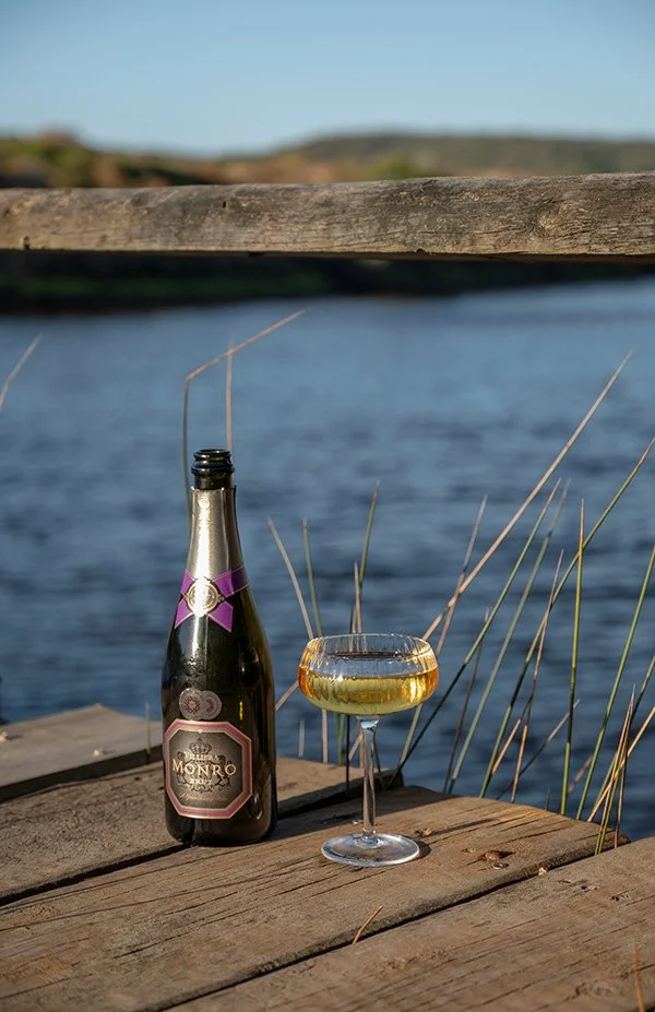 monro-sparkling-wine-riverside.jpg