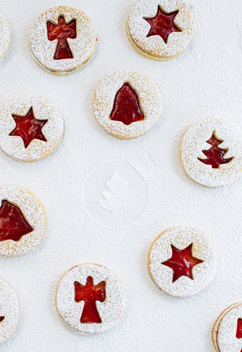 christmas-linzer-cookies-with-jam-cutouts.jpg