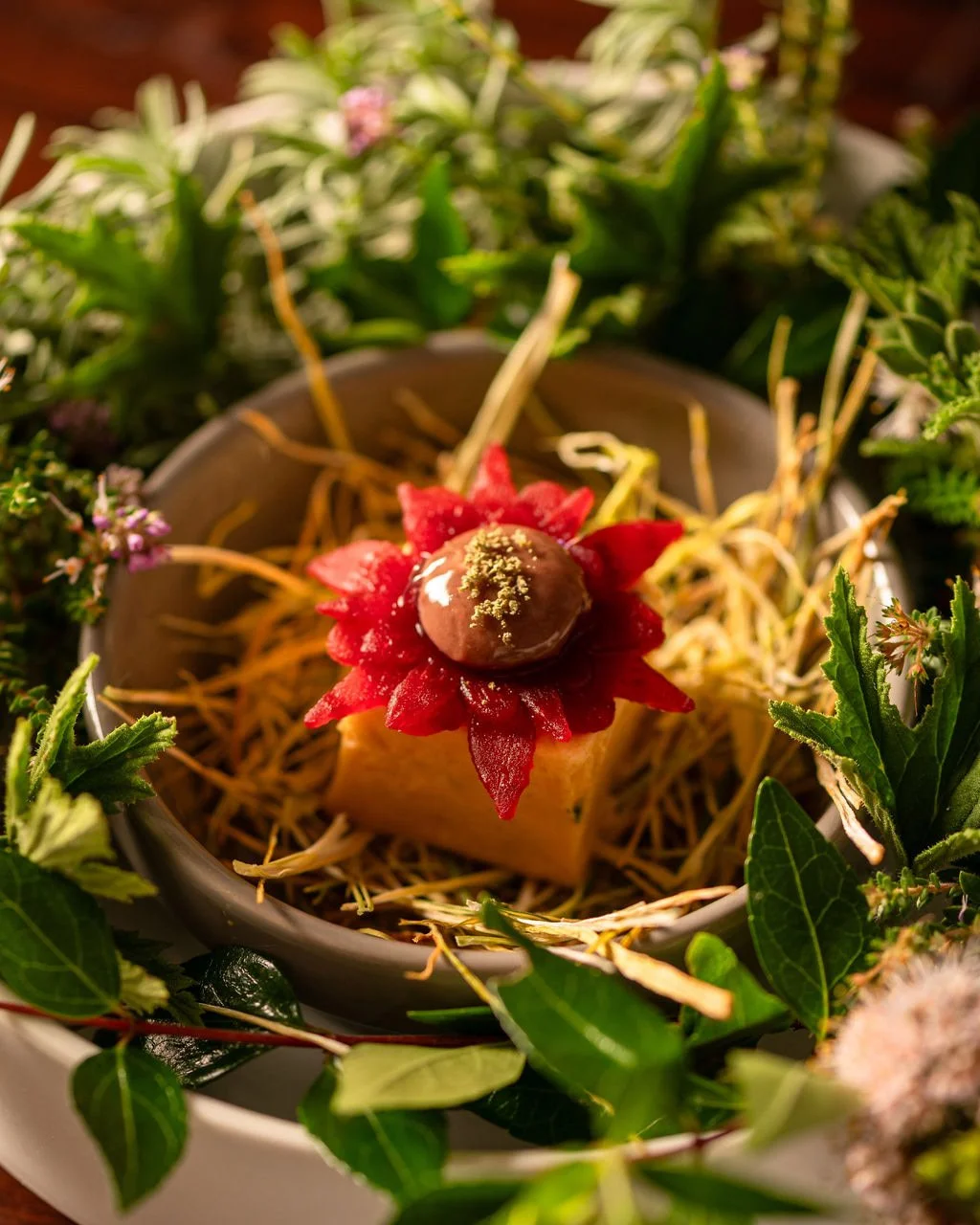 de-tafel-cape-town-dessert-botanical-plating.jpg