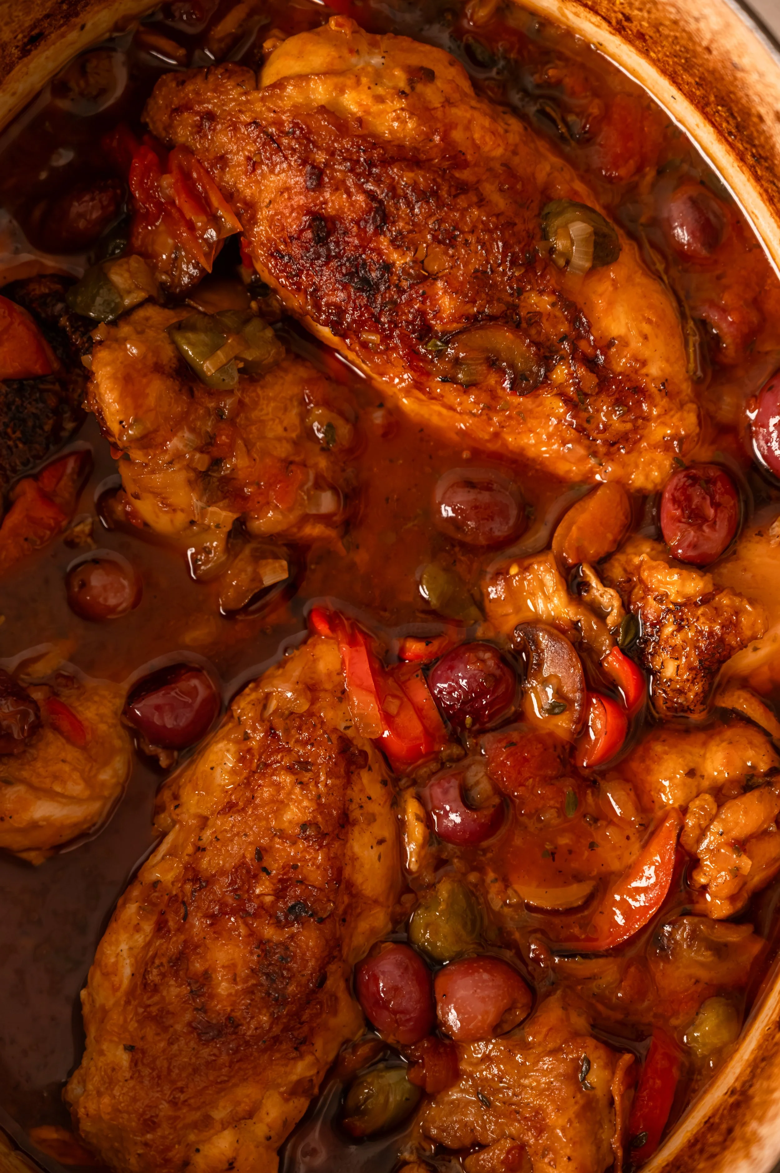 chicken-cacciatore-grapes-peppers-overhead.jpg
