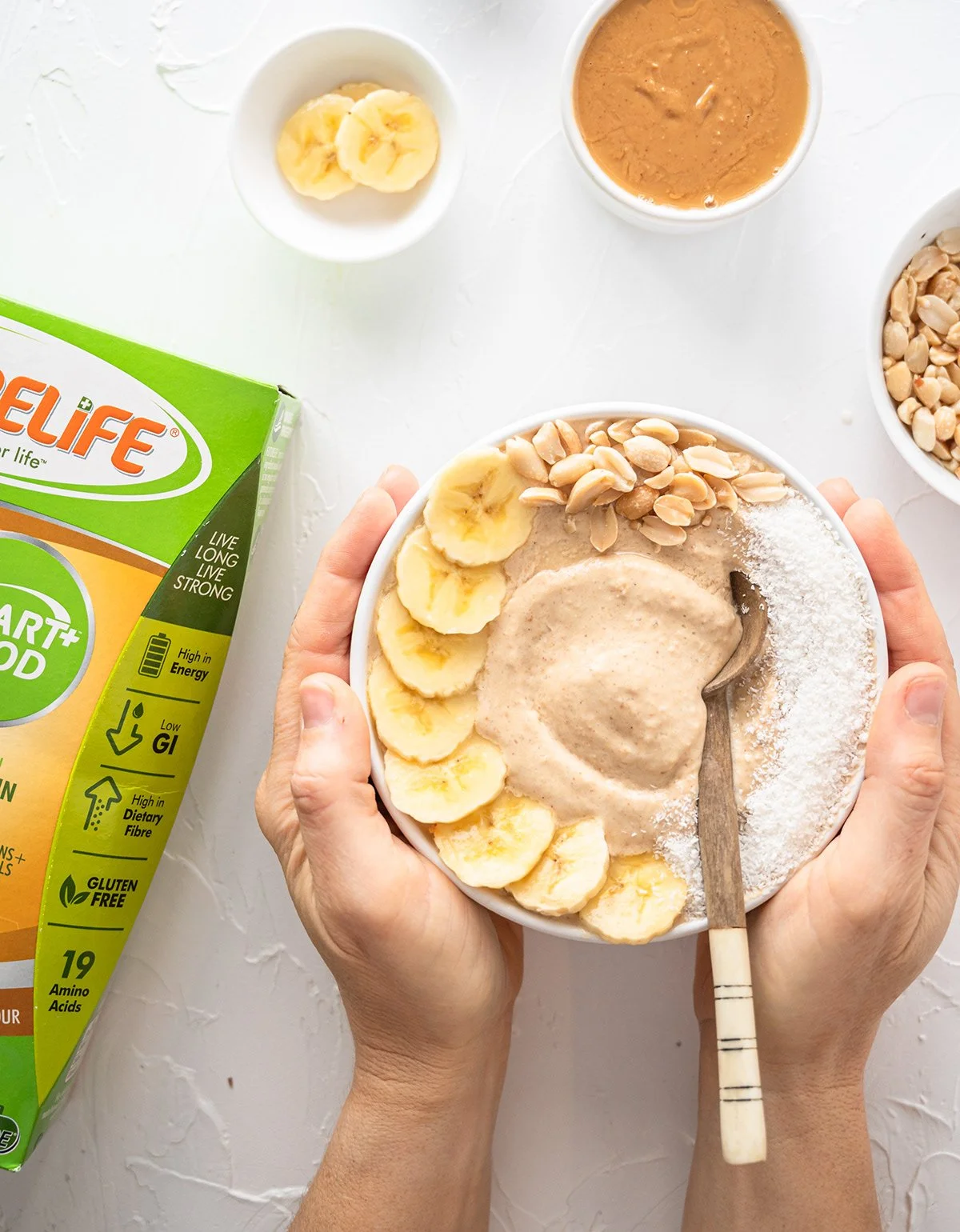 futurelife-porridge-banana-bowl-hands.jpg