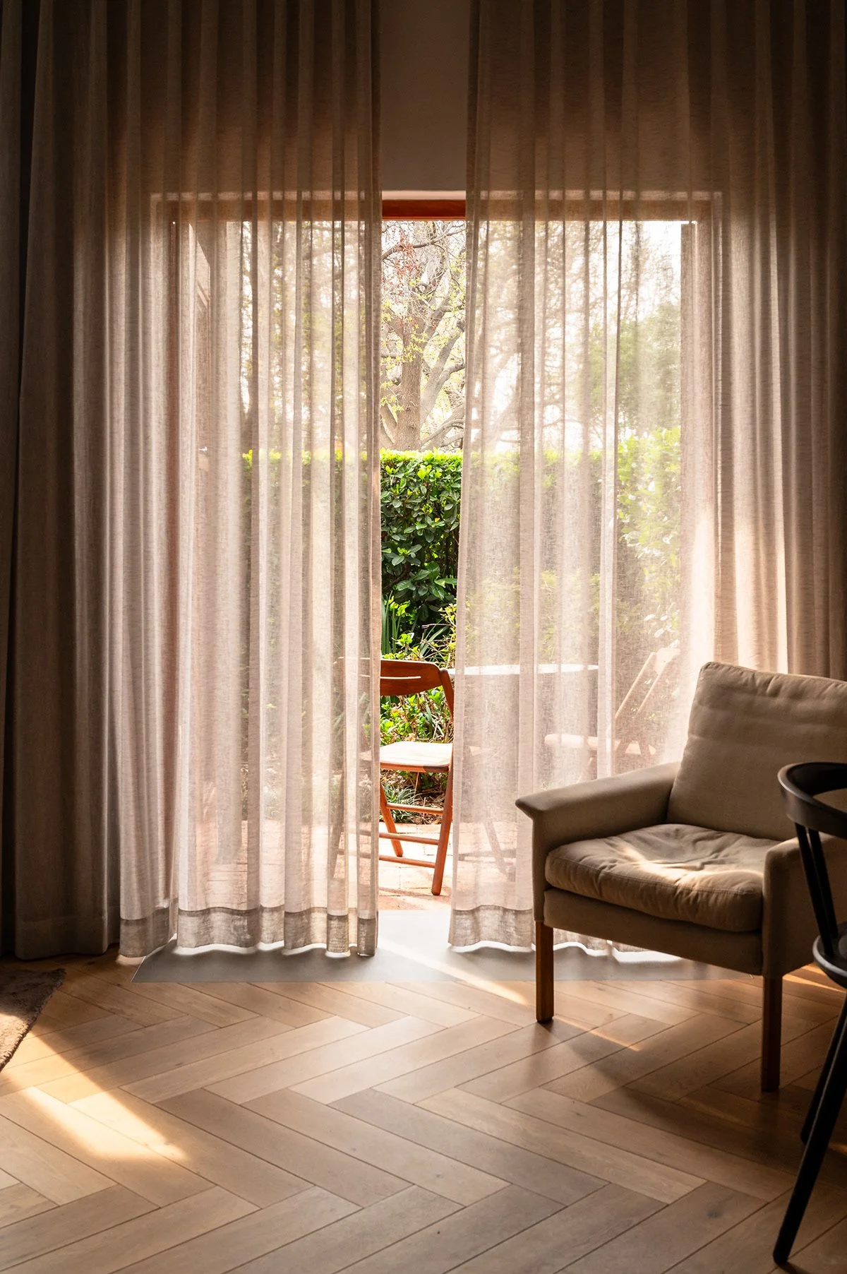 hotel-room-sheer-curtains-garden-view.jpg