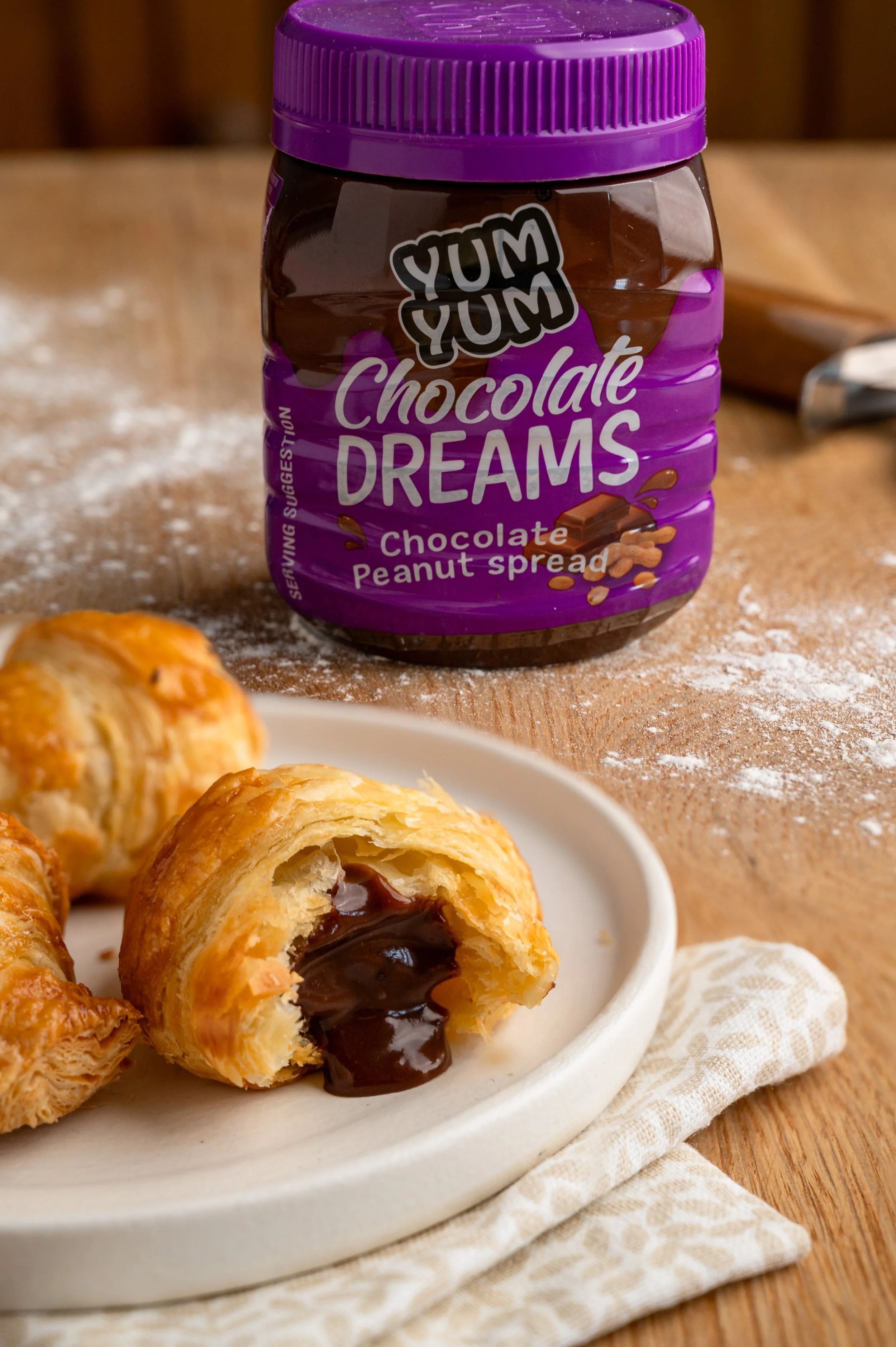 yumyum-chocolate-dreams-croissant-filling.jpg