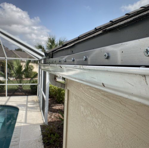 Who Takes the Screen Enclosure Apart When a Roof Is Replaced