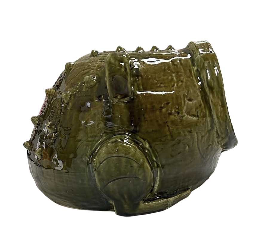 Image of Igbo-inspired frog, right-facing.