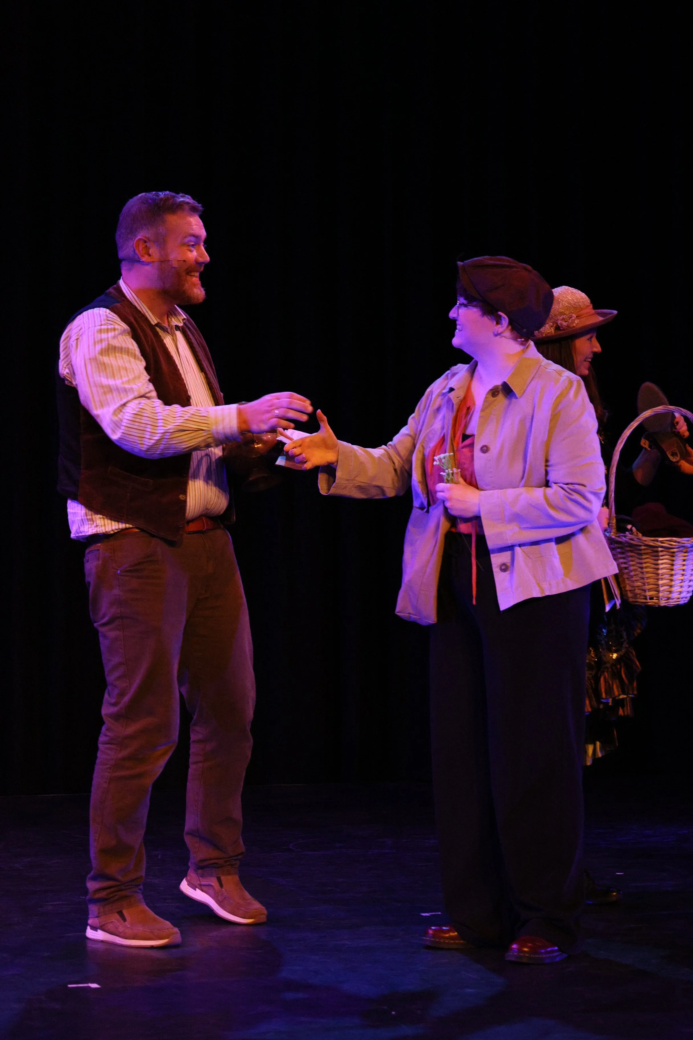 Scene foto voorstelling 'Oliver', C.I.C.K. Company, Amber van Weerd en Ruud.