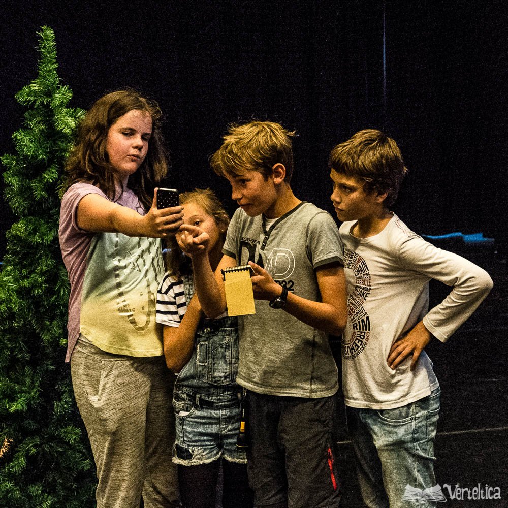 Scene foto voorstelling 'Cardenis', geschreven en geregisseerd door Amber van Weerd, Verteltica.