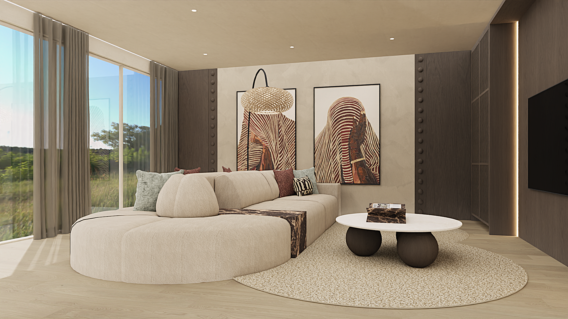 Moderne woonkamer met beige bank, ronde salontafel, grote kunstwerken met abstracte ontwerpen, grote ramen met gordijnen, groene buitenzicht, zachte verlichting.