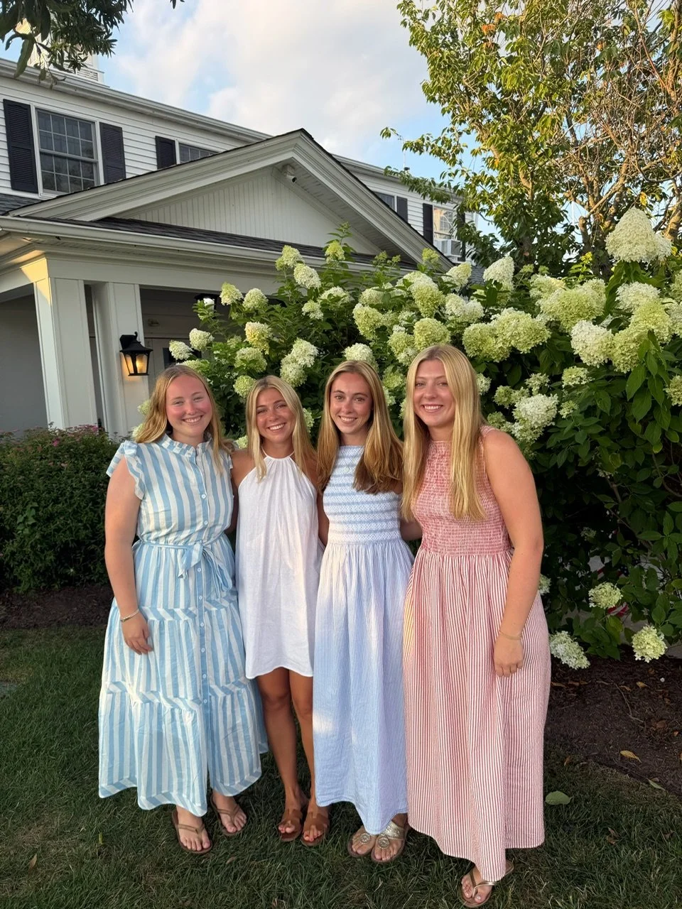 My sisters and cousin, Kayzie 
