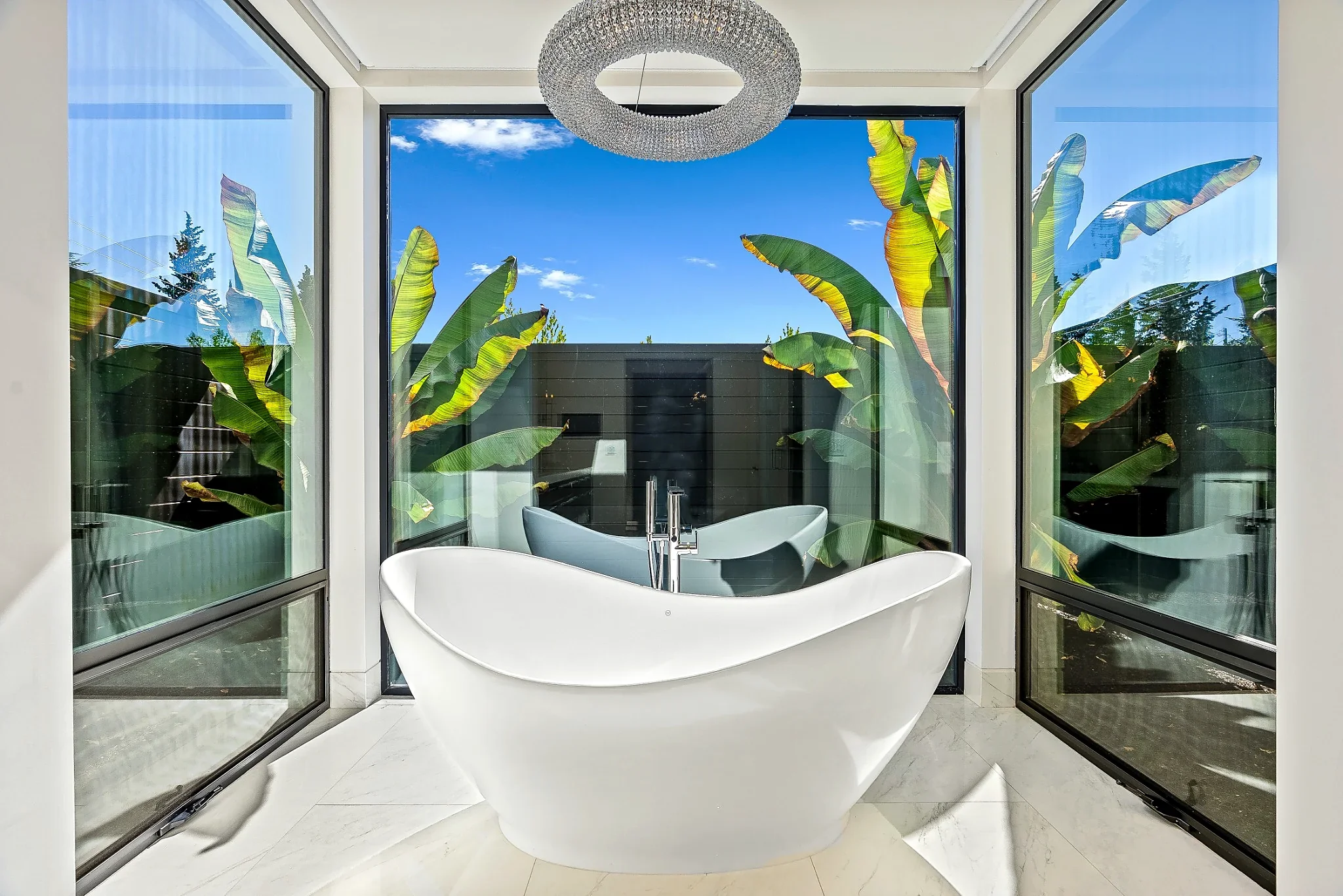 16-the-palms-monte-sereno-freestanding-tub.webp