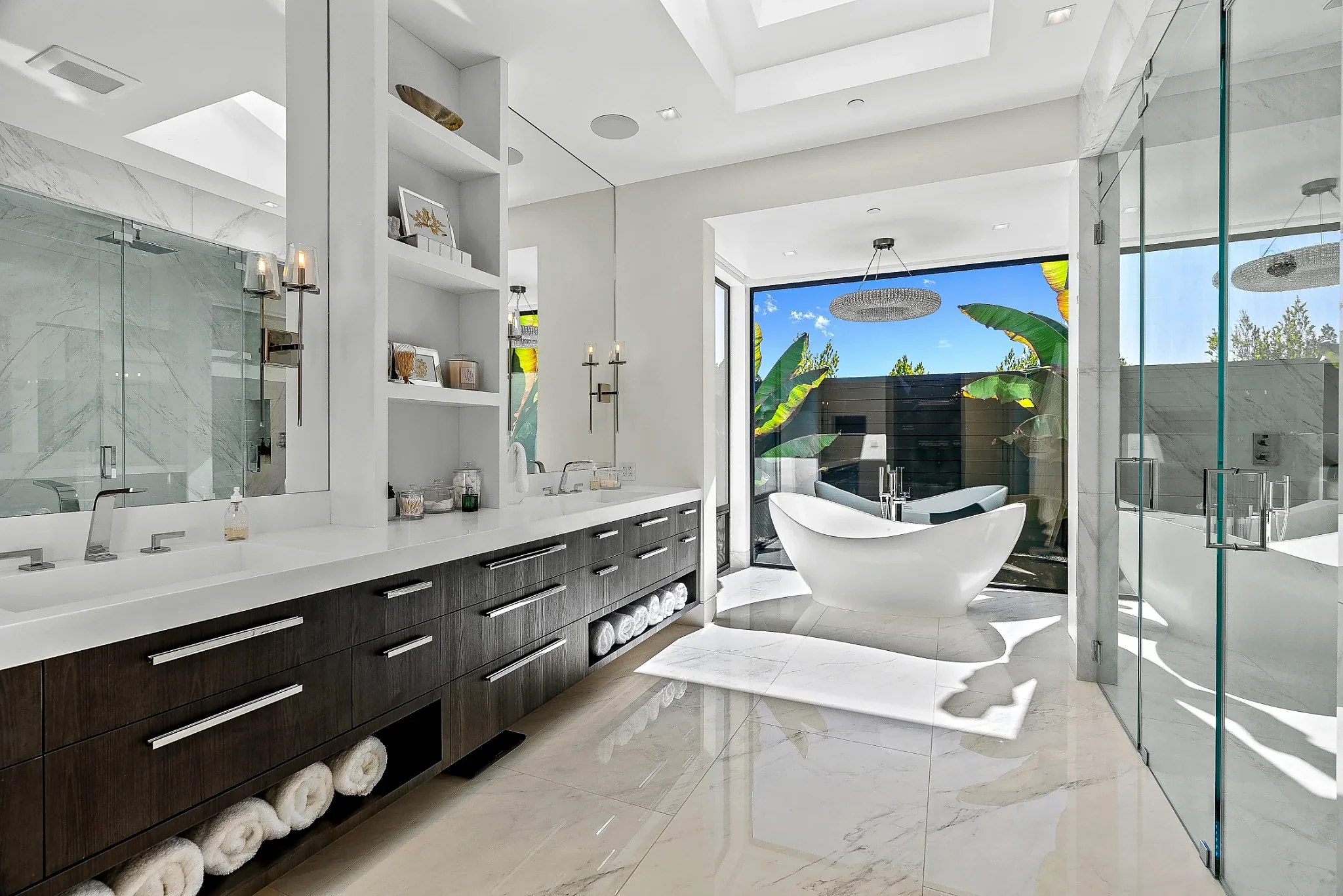 15-the-palms-monte-sereno-primary-bath.webp