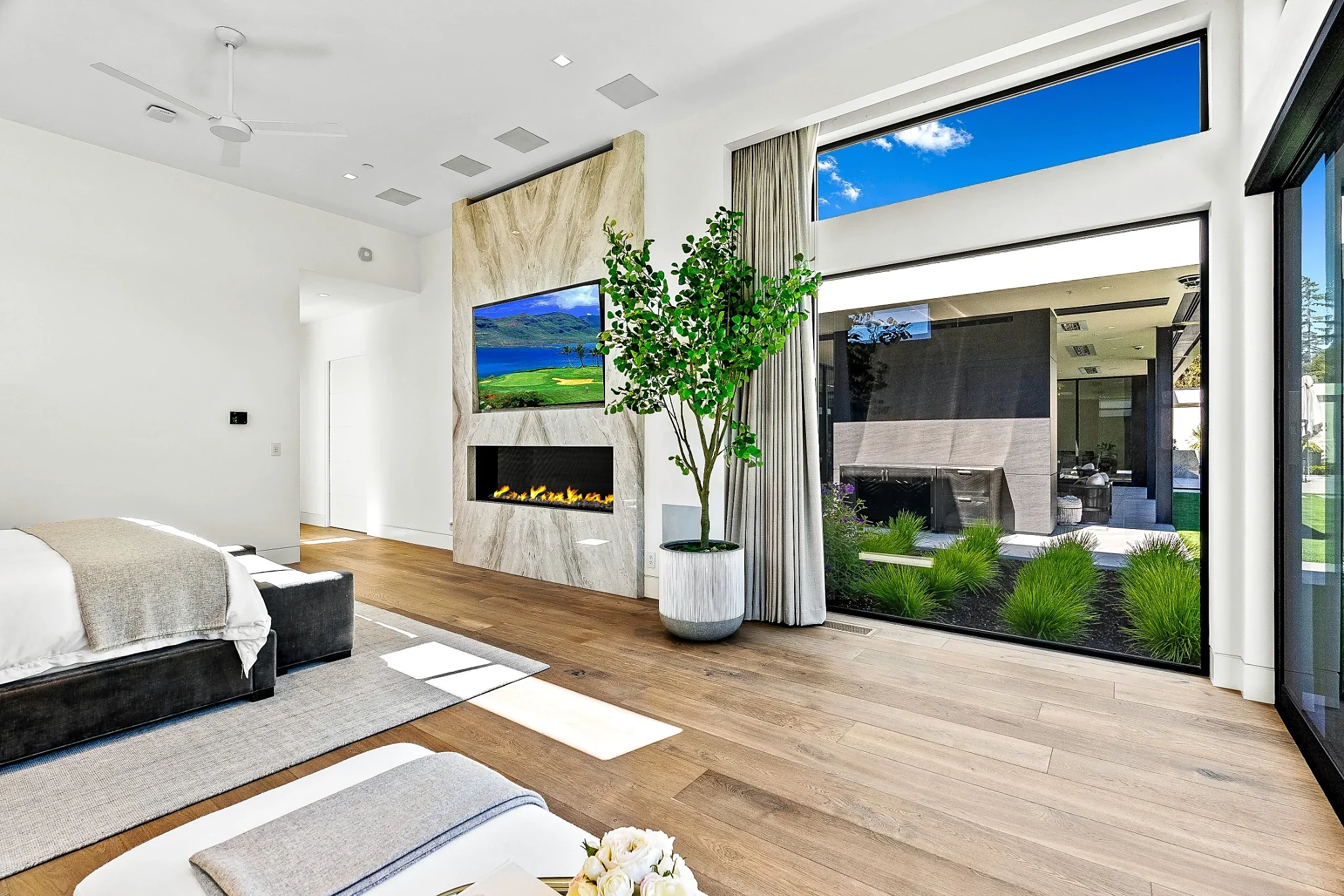 14-the-palms-monte-sereno-primary-bedroom.webp