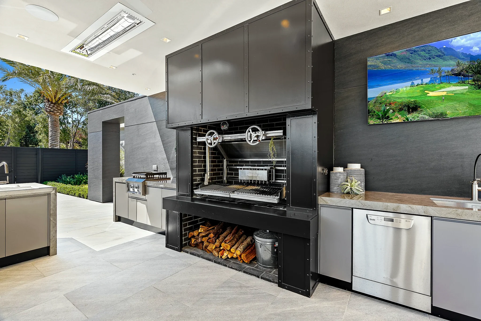 08-the-palms-monte-sereno-outdoor-kitchen.webp