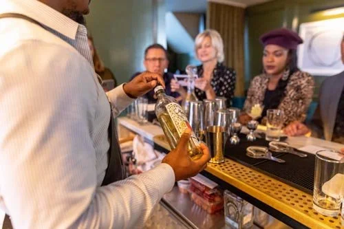 cocktail-making-class.png