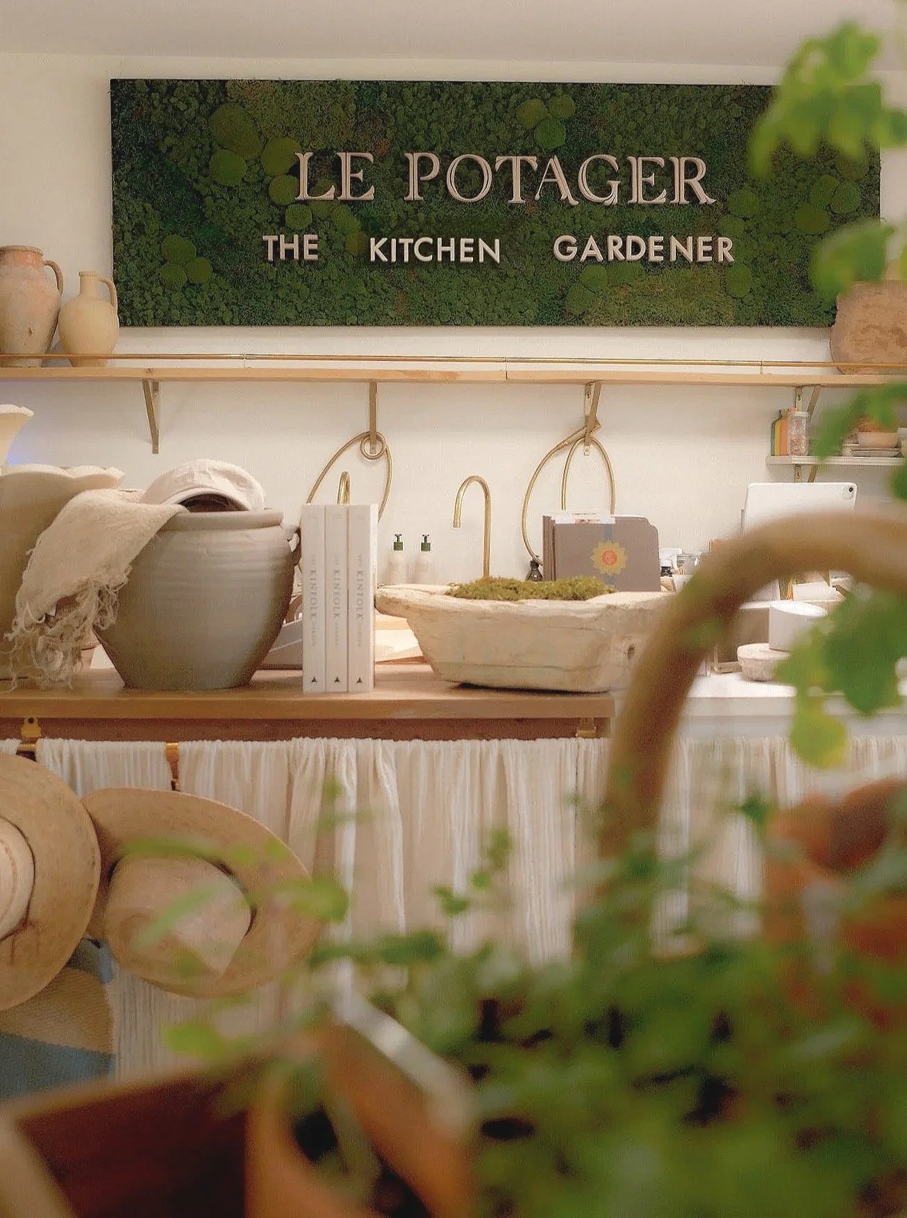 Le+Potager+Moss+Wall.jpg