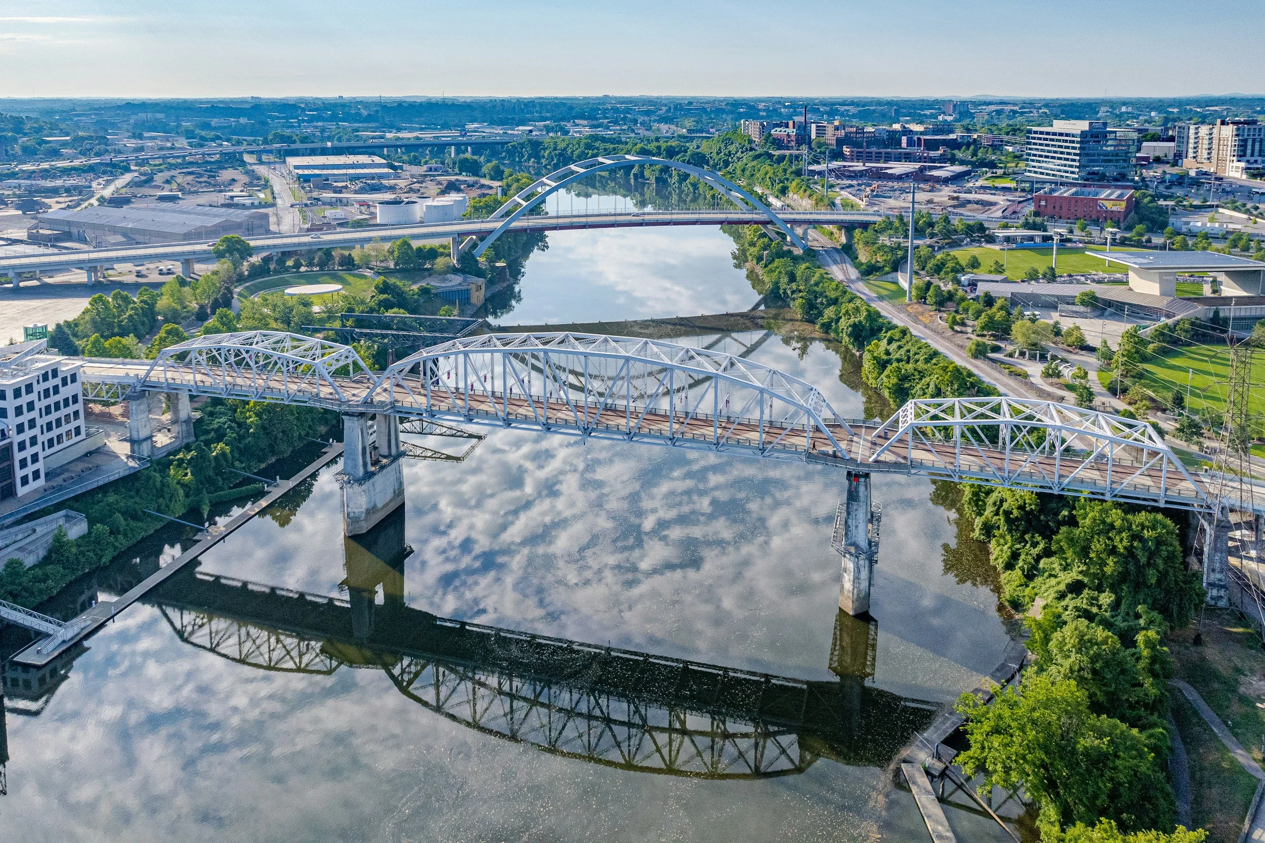 Aerial view of bridges crossing the Cumberland River in Nashville, TN