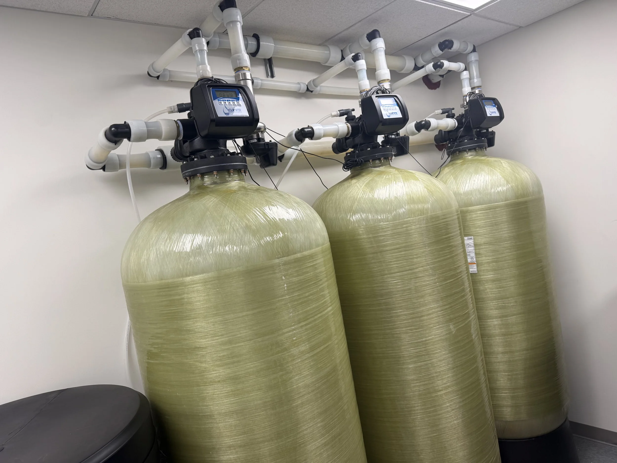 three-large-clr-wtr-filtration-tanks-commercial-storage