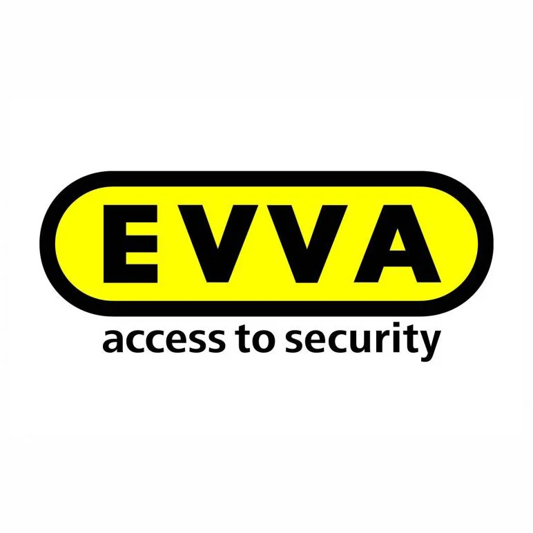 Logo med teksten "EVVA" i gult med sort kant, og under står "access to security" i sort.