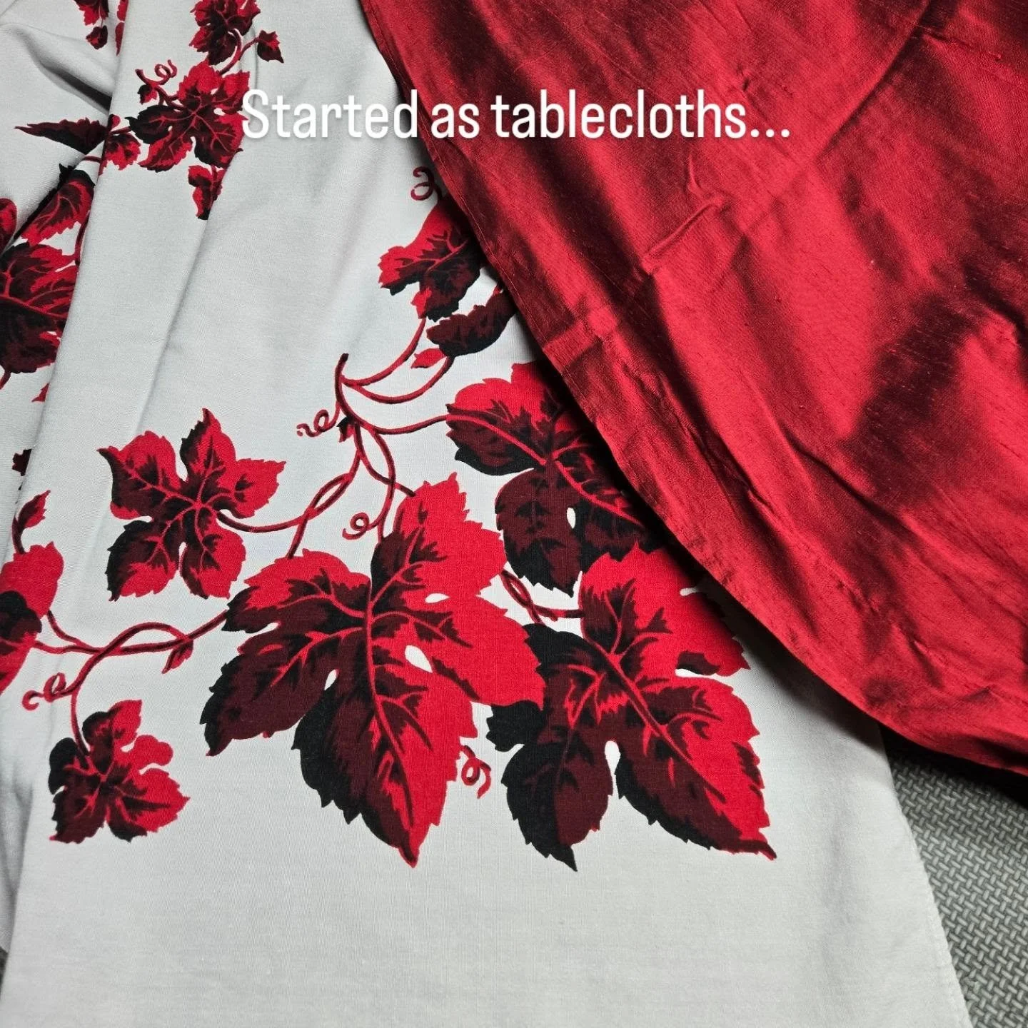 A silk shantung tablecloth I thrifted and a vintage tablecloth with the most beautiful color palette ❤️

#upcyledfashion #upcycling #fashiondesign