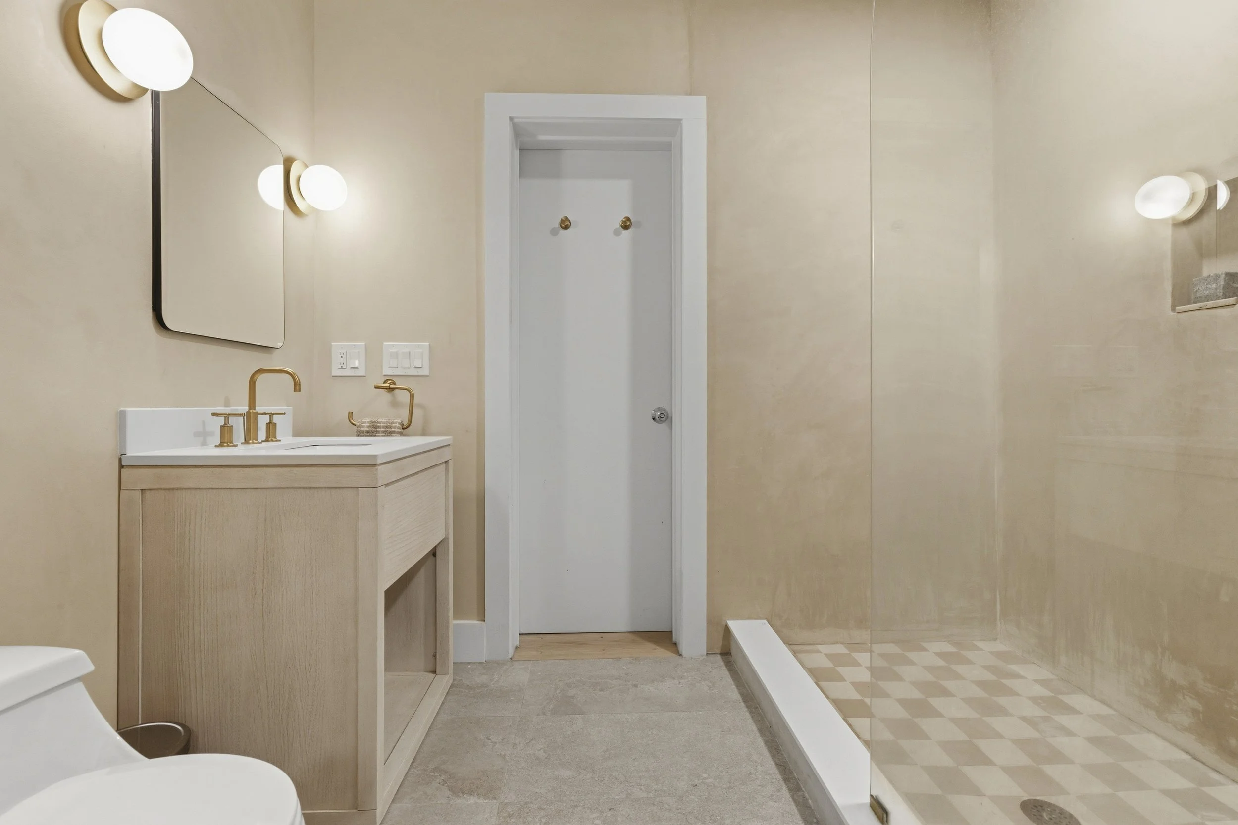 Secondary Bath 2.jpg
