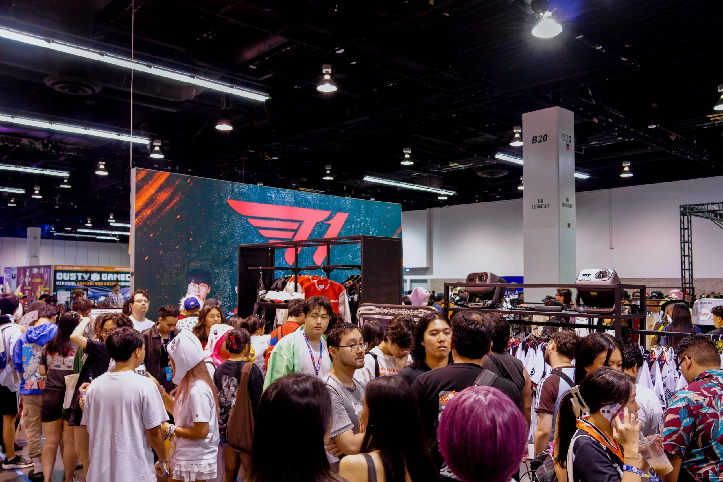 T1 Booth Anime Impluse - Lisa-01.jpg