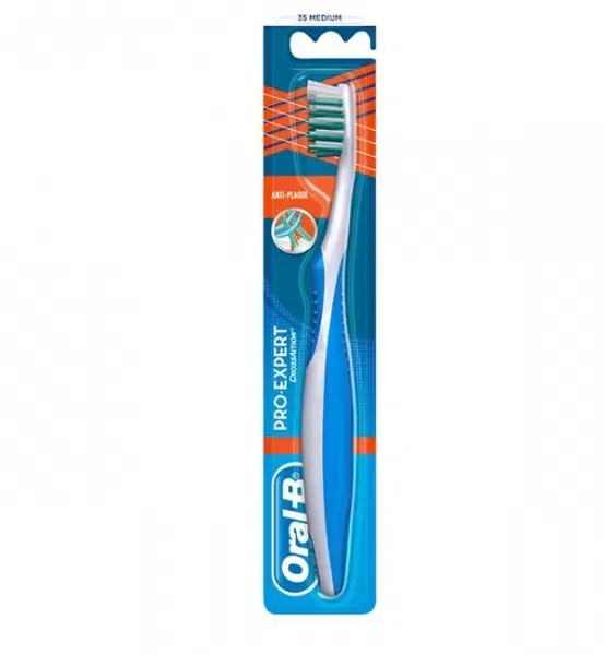 Oral B Toothbrush, Medium