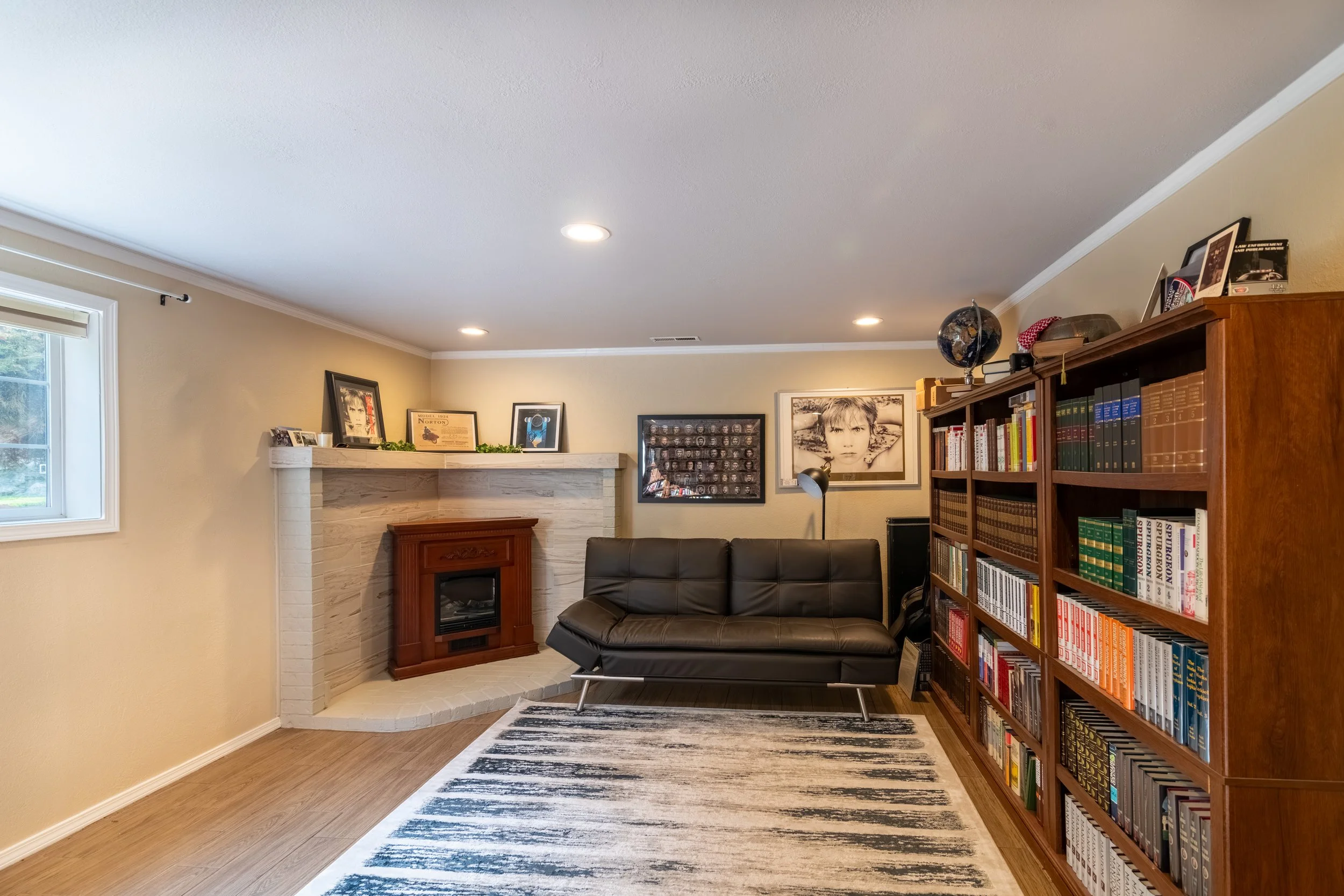 211 Rolling Hills Dr-5.jpg