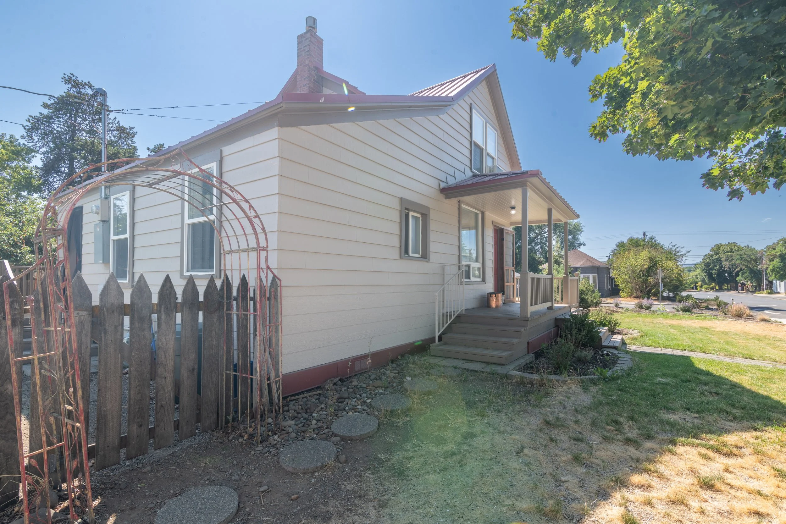 202 E Capitol Ave-1.jpg