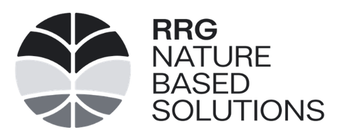 Logotipo con un símbolo circular de un insecto y el texto 'RRG Nature Based Solutions'.