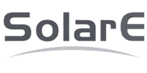 Logotipo de Solar en tonos gris y negro con un punto rojo en la letra 'o' y un diseño de línea curva debajo.