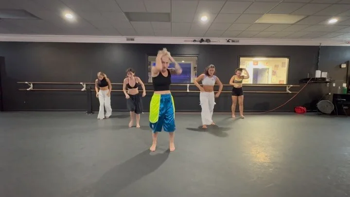 First set of dance camp vids are ready for viewing!!! We were honored to host studio 19 alum @madelyne_spang this week and can&rsquo;t wait to have her back for choreo szn 🔥🖤💞 (see tags for dancer creds)