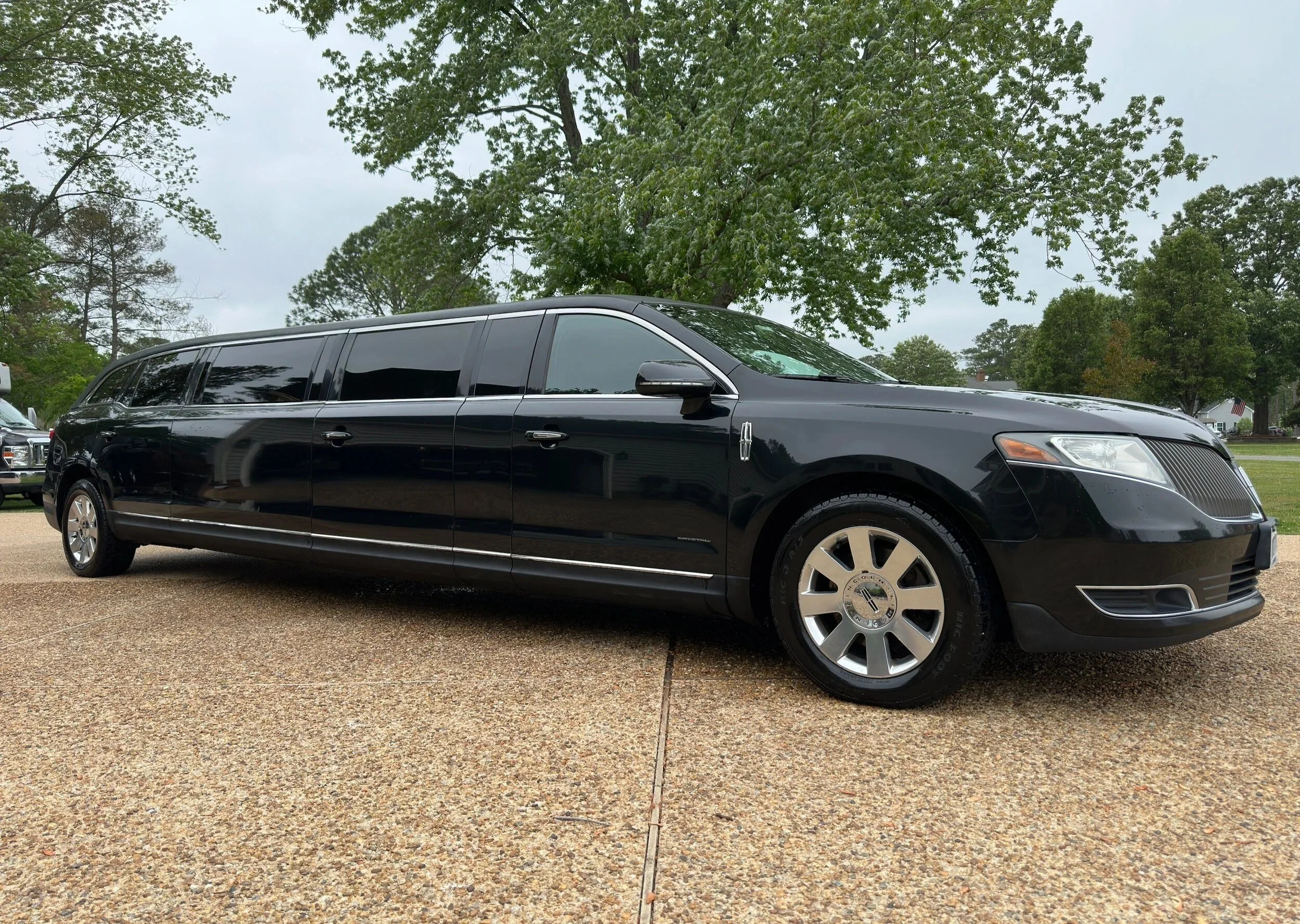 Lincoln MKT stretch limousine