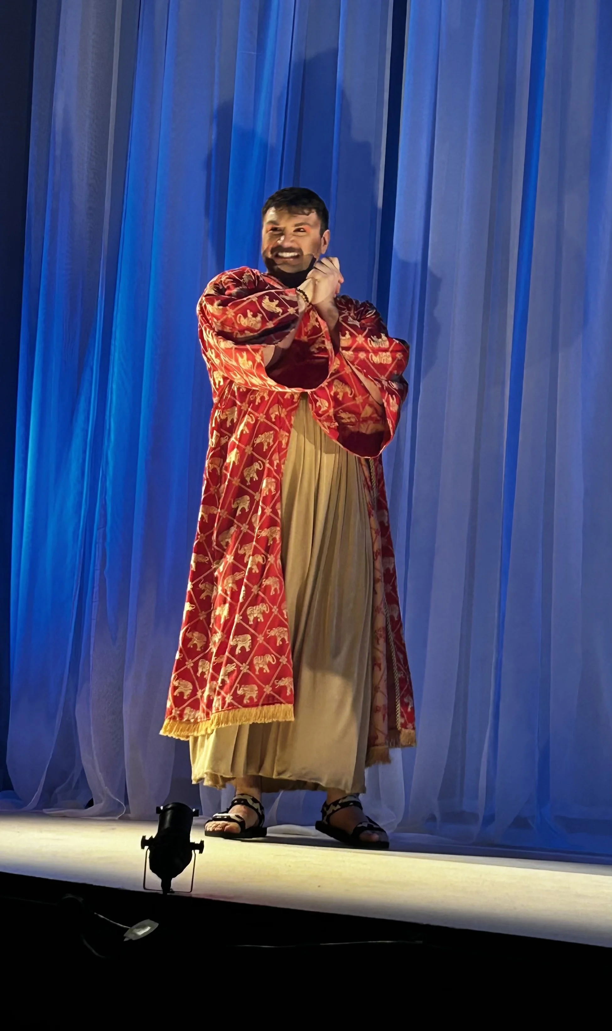 Chris Gallerani as Pluton in Offenbach's "Orphée aux enfers"