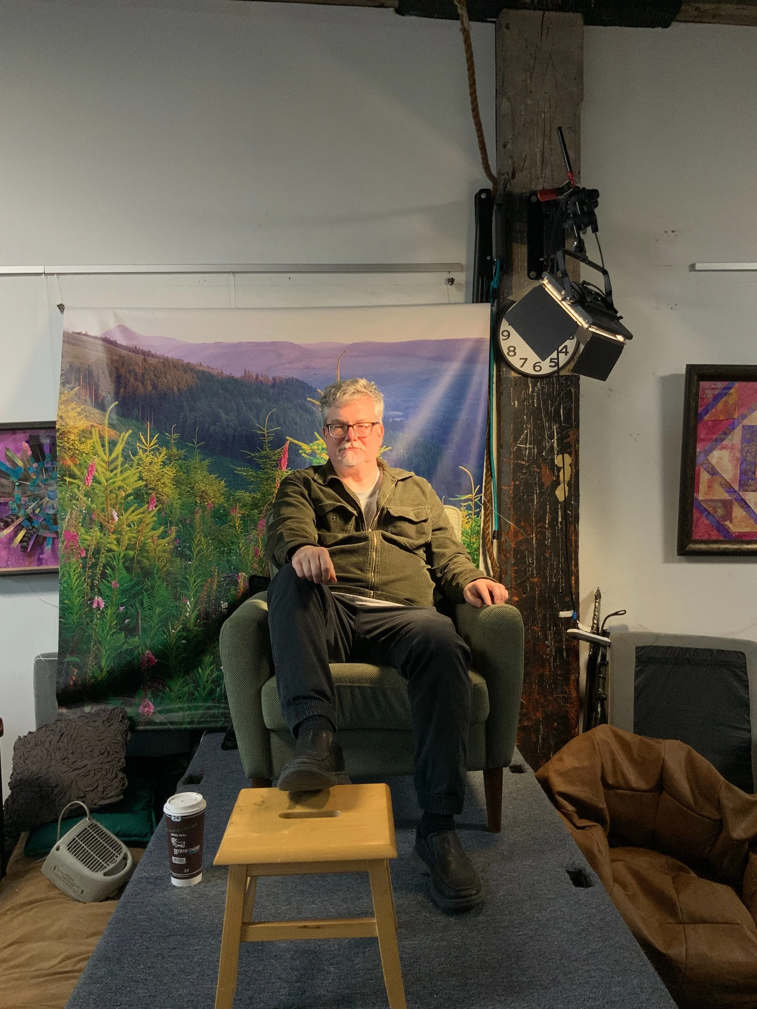Second Sunday around these parts means a Long Pose Clothed session and this time we got OFD board president Scott to pose. We have shots of artists at work, as well as a Model&rsquo;s Eye View of the artists.