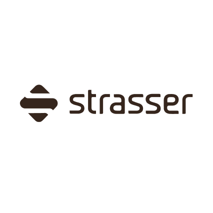 Das Bild zeigt das Logo der Marke Strasser mit einem schwarzen Hintergrund.