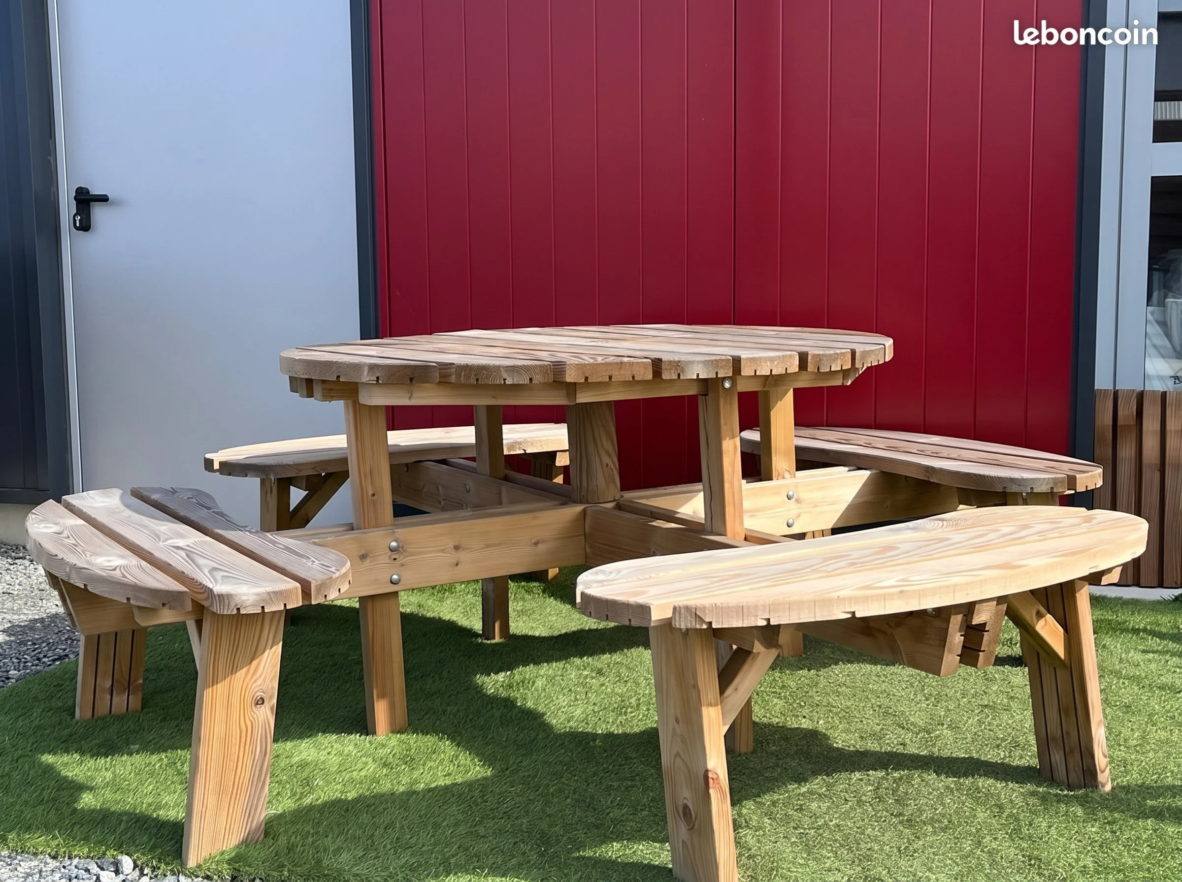 DESTOCKAGE - Table pique nique ronde bois