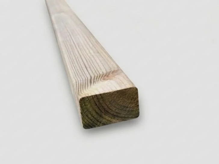 Lambourde en pin C24 rabotée 45 × 70 mm – Traitée CL4 Vert – long. 4,20 m - prix à la pièce