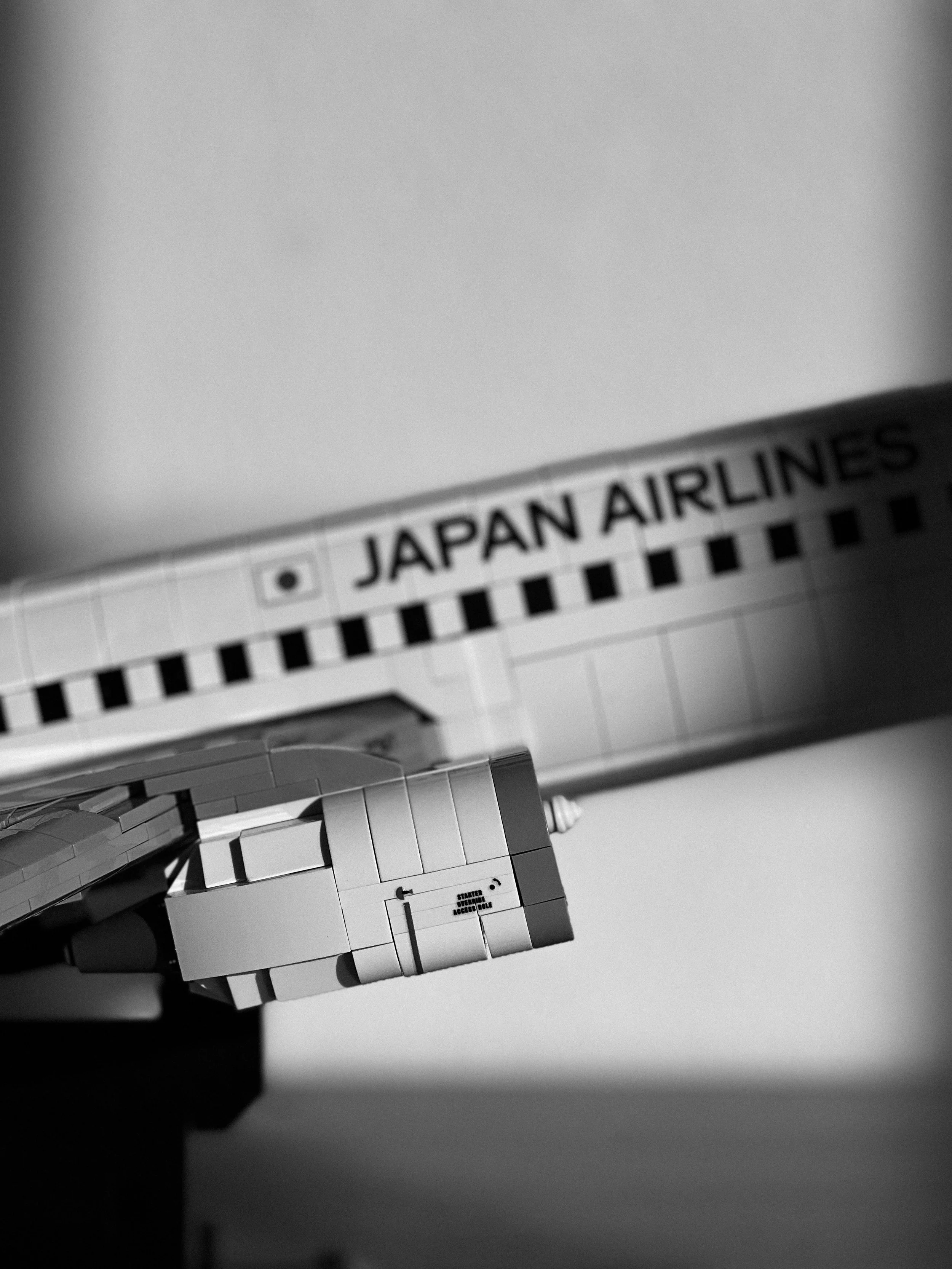 Cubertime_737-800_008_Engine-Detail.jpg