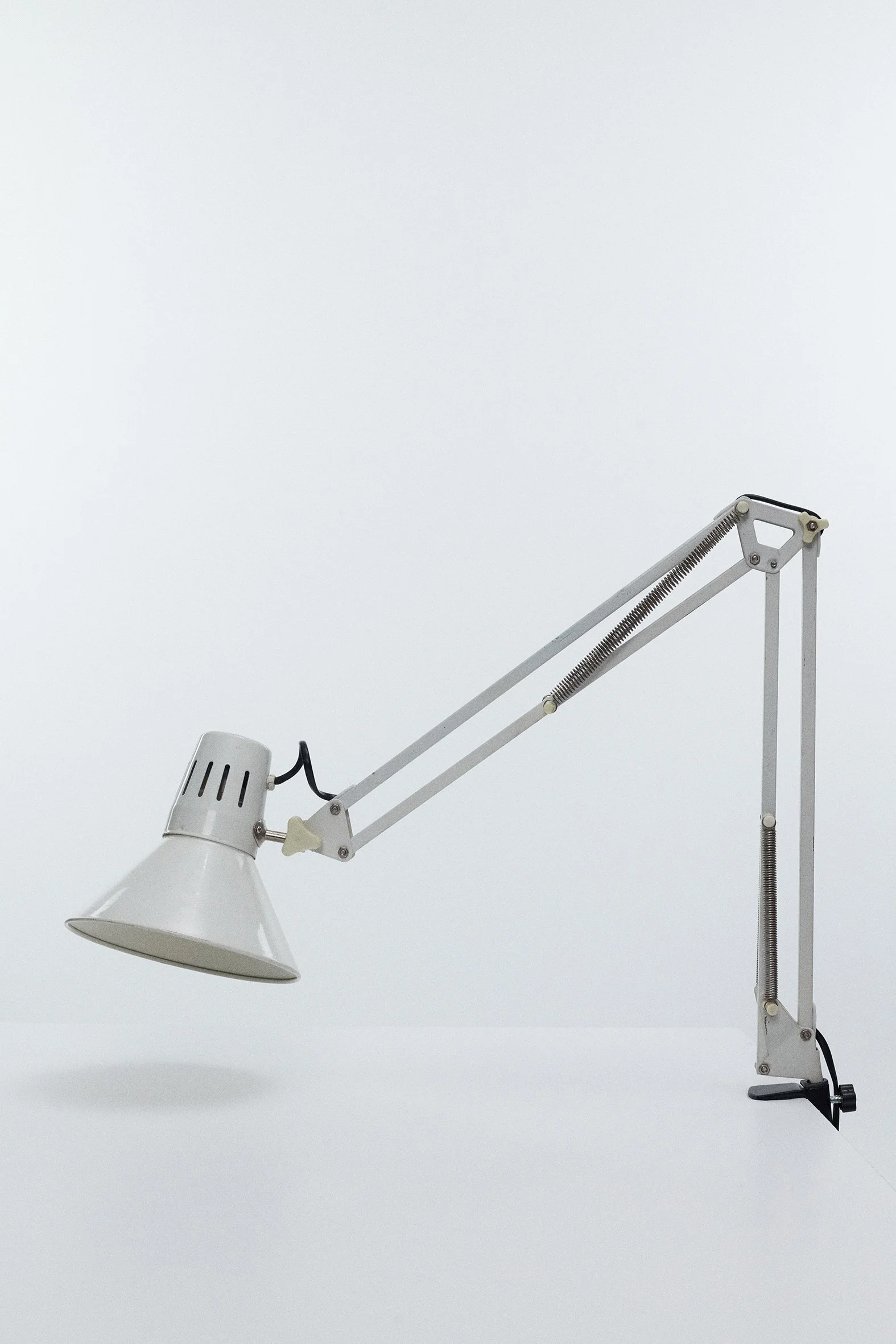 BROOM_4112.jpg