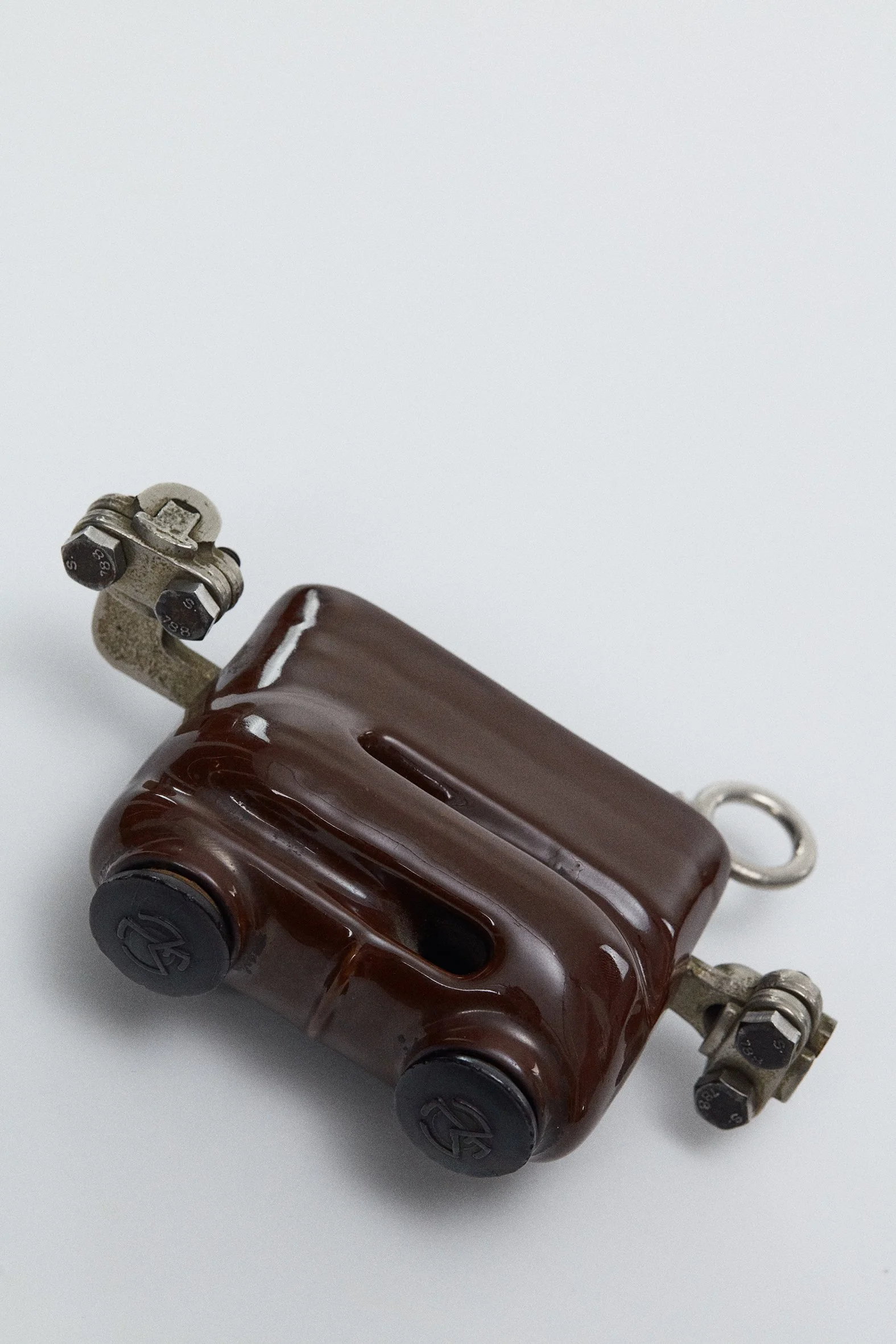 Porcelain & Steel Wire Connector