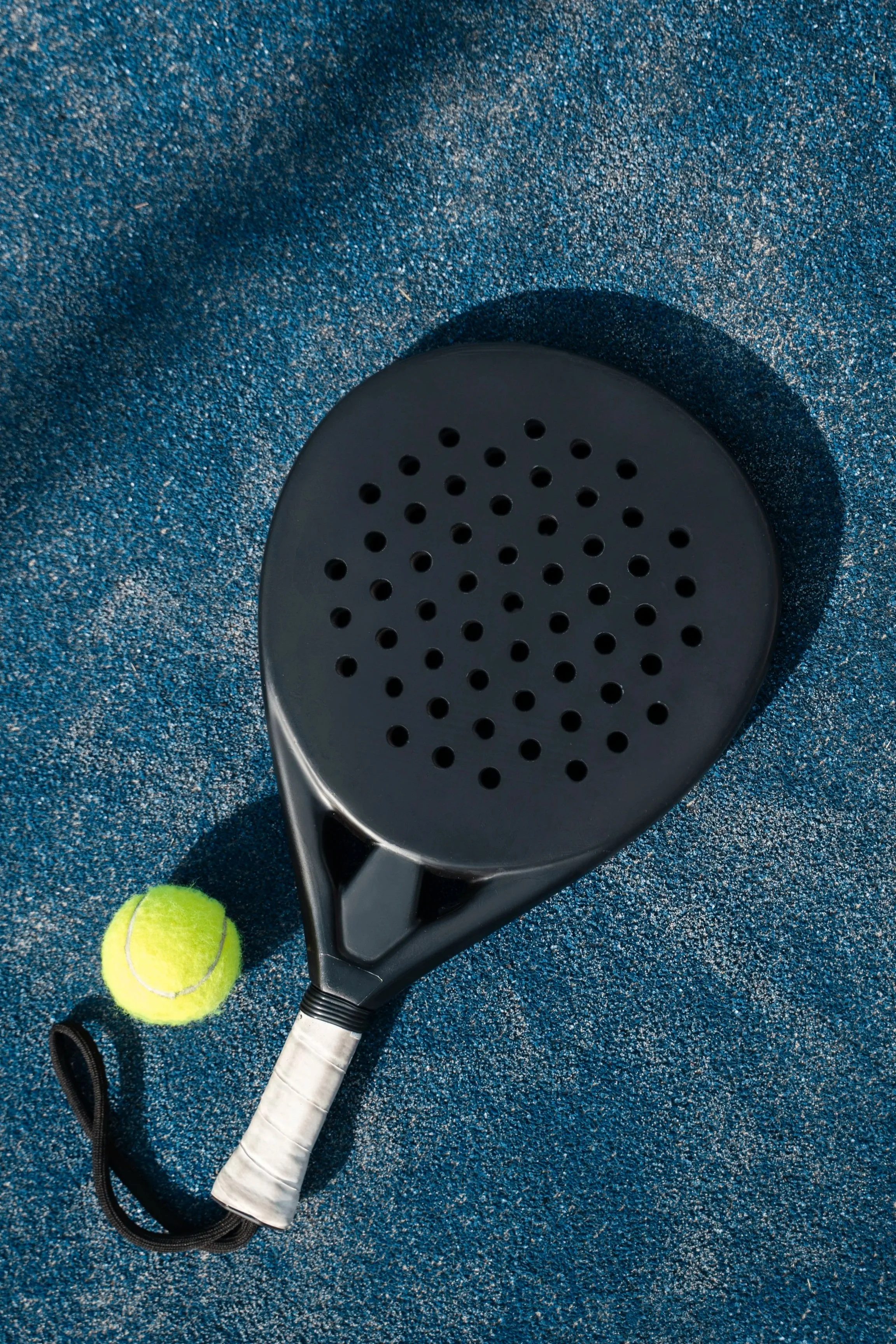 top-view-tennis-paddle-ball.jpg