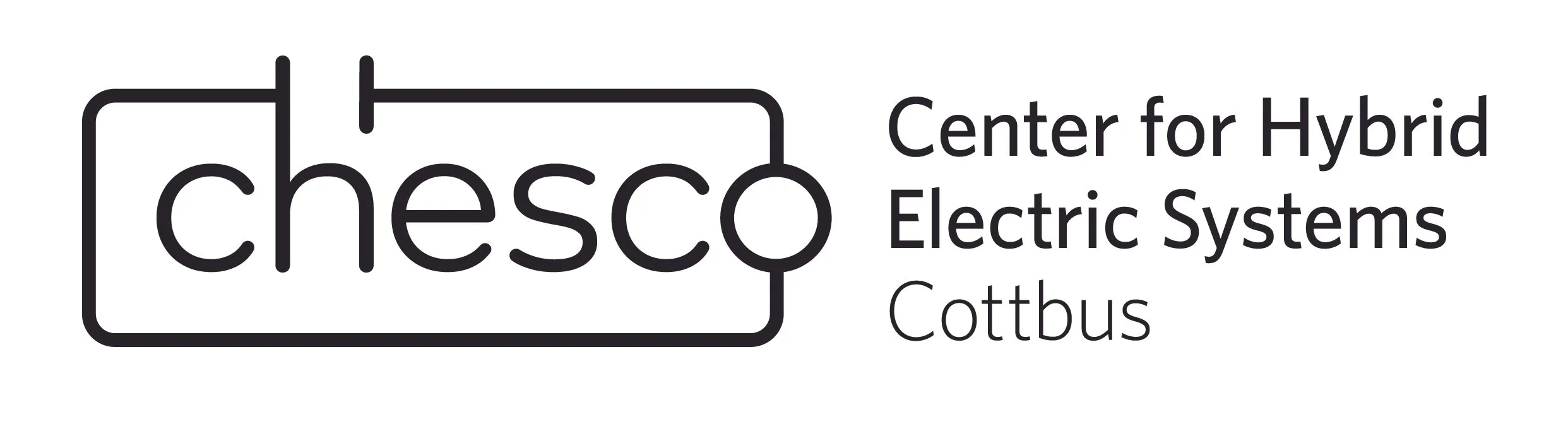 Logo med teksten 'Chesco Center for Hybrid Electric Systems Cottbus' og en grafisk linje som minner om en krets.