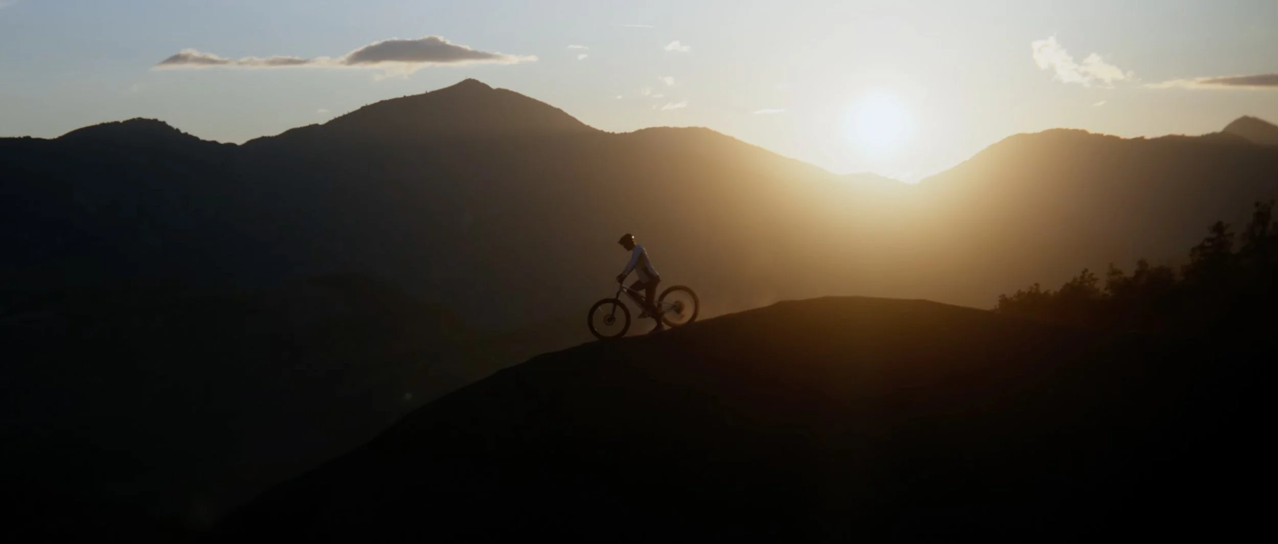  
SCHWALBE - Albert
 
 
Client: SCHWALBE
Production: Kleinmond Studios
Director: Louis Eder
DOP: Louis Eder
Camera: Raphael Pöham, Matt McCormick
Drone: Walter Kirsch
​Postproduction: Louis Eder
 