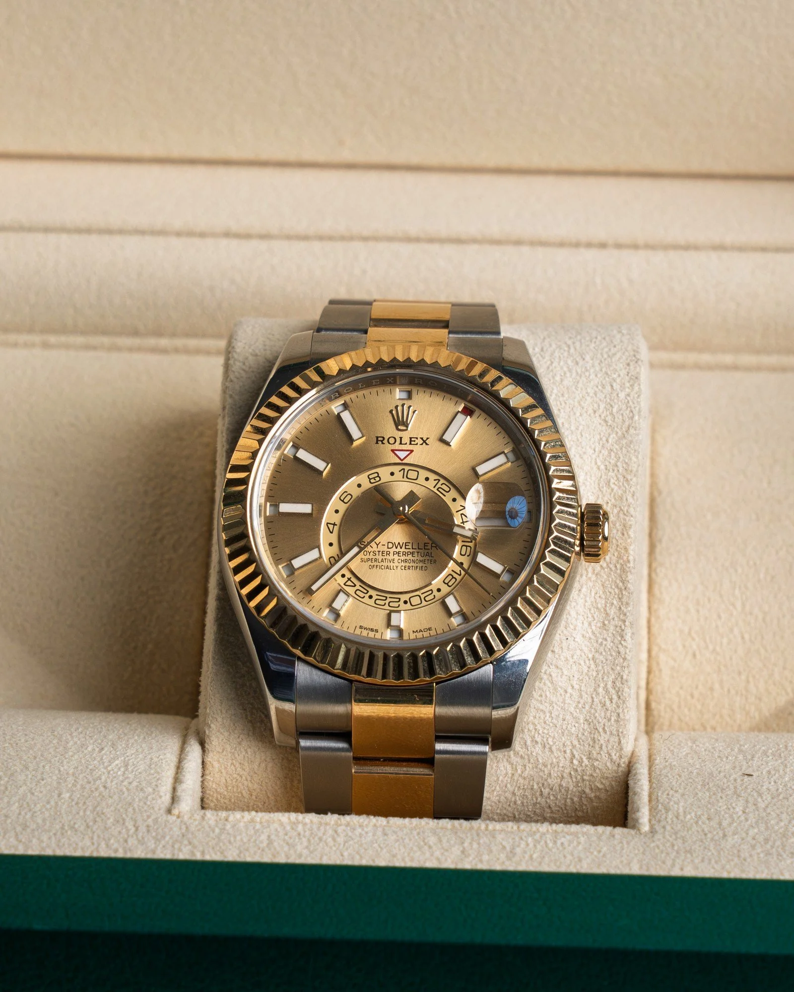 Rolex Sky-Dweller 42 – Champagne Dial, Fluted Bezel, Oyster (2018)