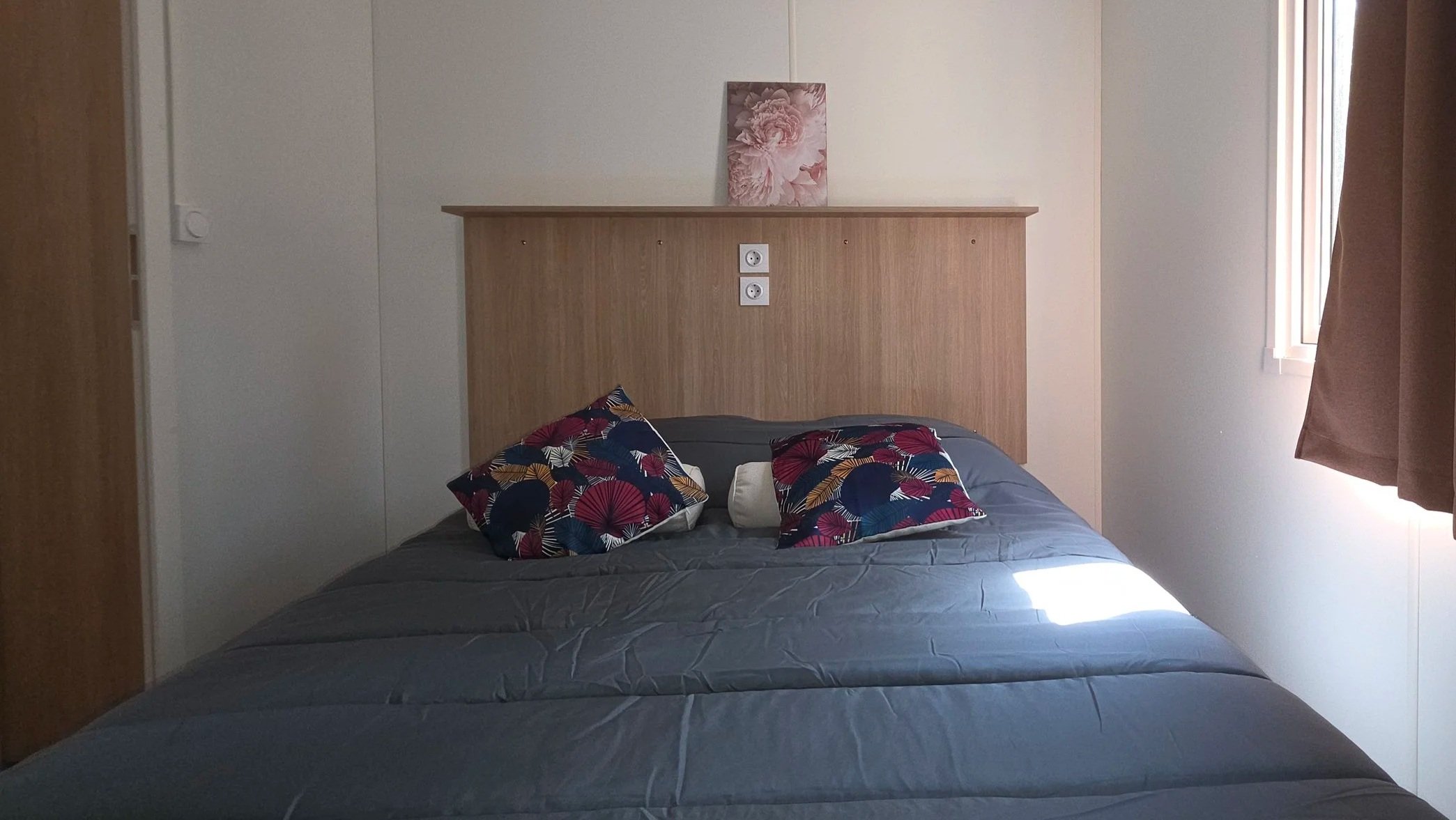 Chambre double parentale lumineuse et climatisée dans lodge à Porto-Vecchio